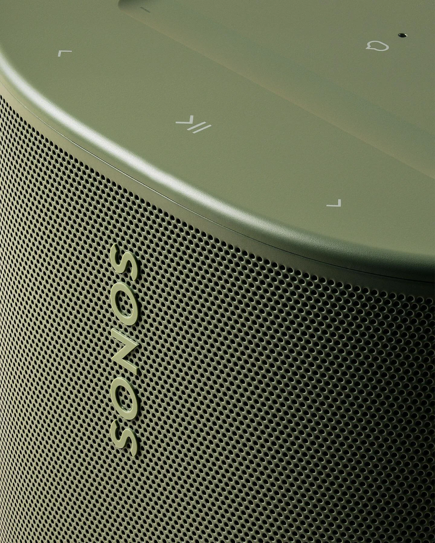 More studio practice. This time playing with stacking macro shots for a mock ad for @sonos &lsquo;s Move 2. Would have liked to also add some in-context shots on a truck bed or on the beach but didn&rsquo;t quite get there.