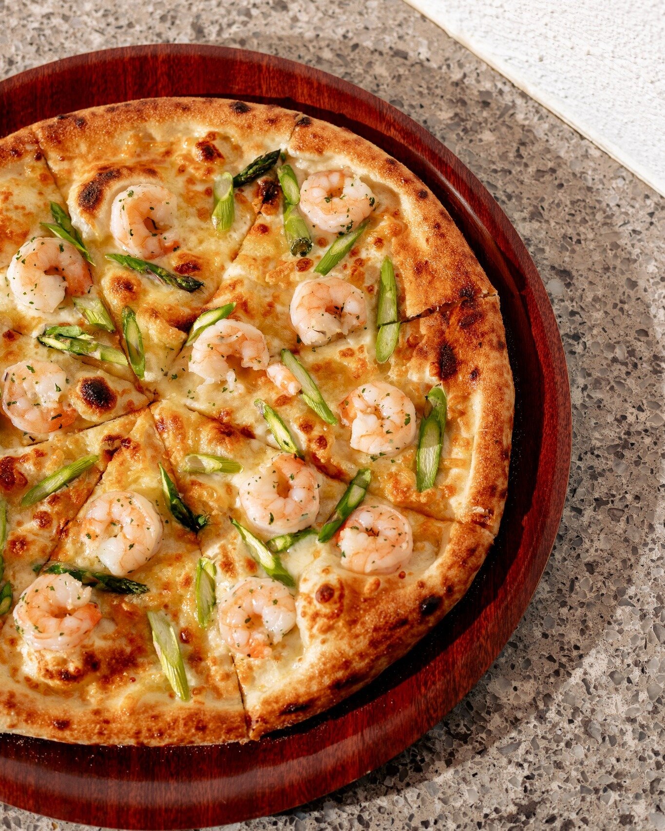 Ready for something new? We've got you covered with Lorenzo's Garlic Prawn pizza! This delicious dish features mozzarella, garlic prawns and asparagus. 🍕🍕🍕

Come on out to Eagle Hawk tonight &amp; see what all the fuss is about, or order takeaway 