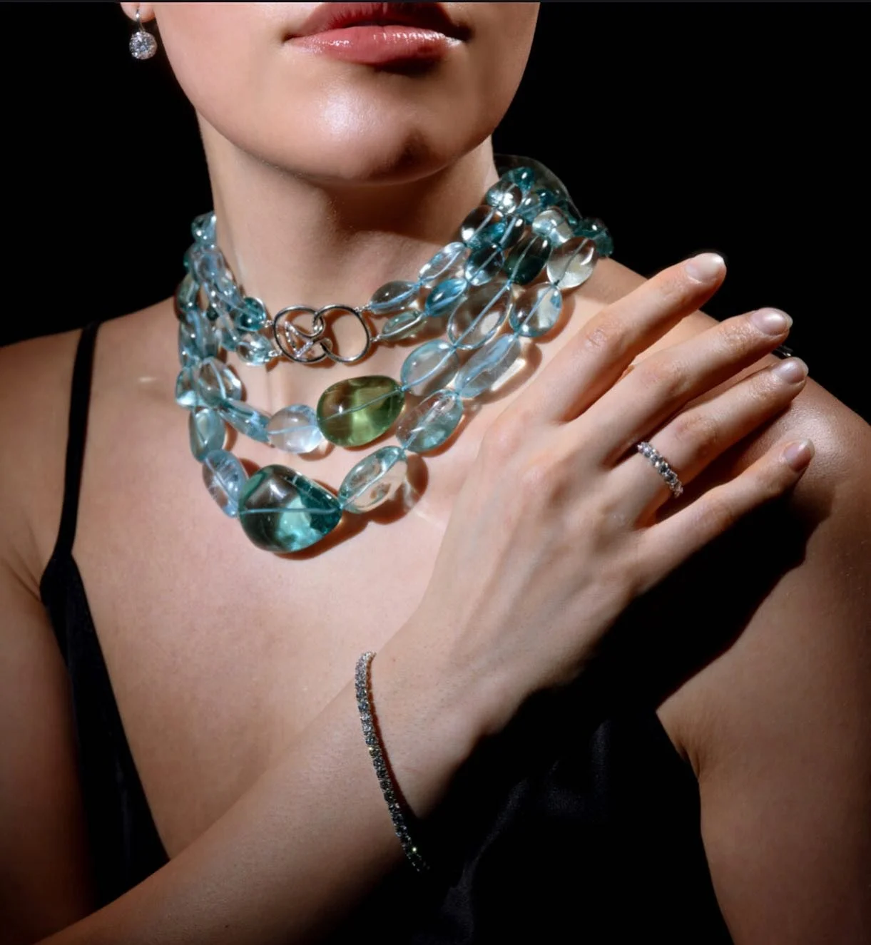 Is it the blue of the ocean or the sky?
#aquamarine #platinum #900shops #oneofakindjewelry