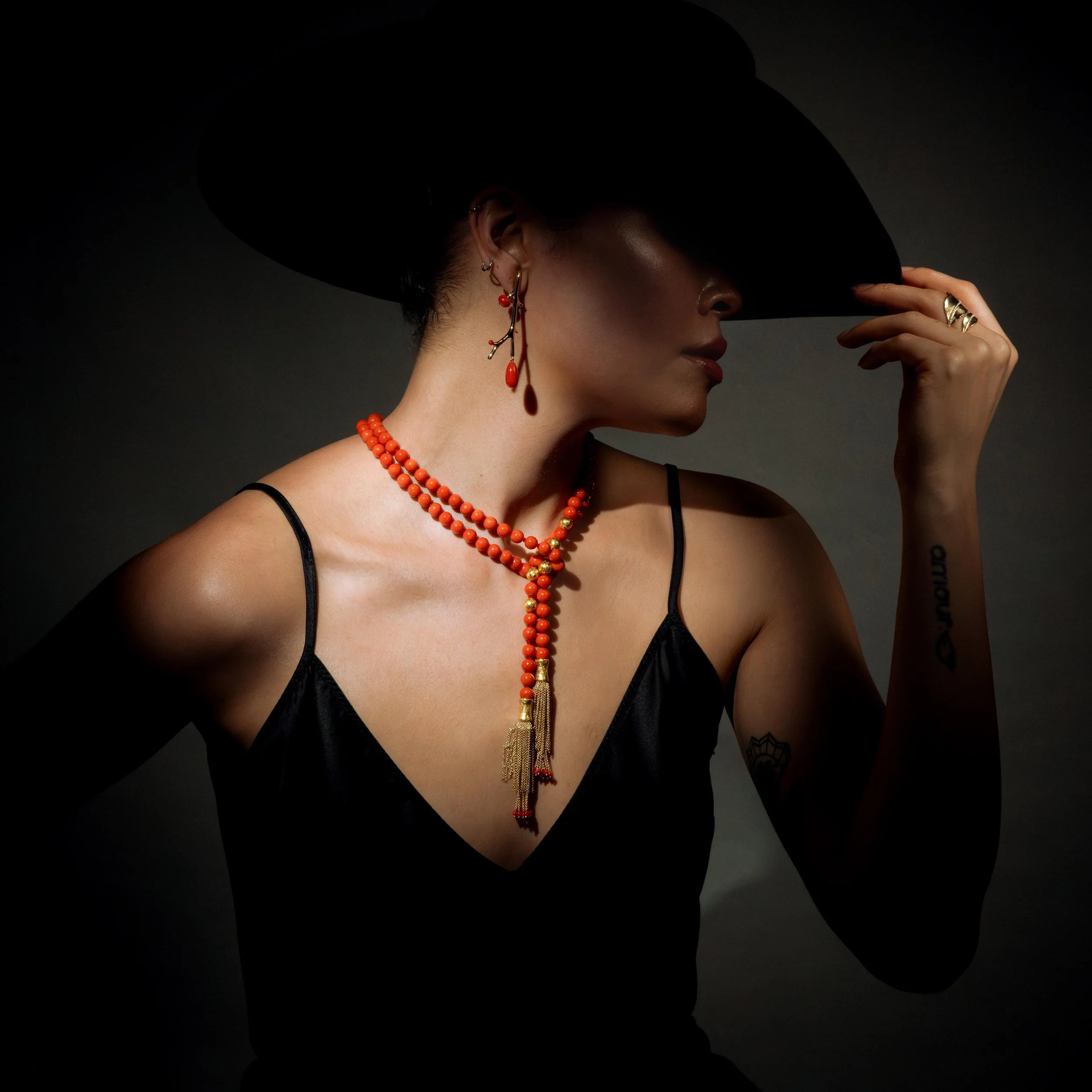 Keep your cowgirl spirit alive!🤠 Embrace the timeless charm of our coral fringe necklace with 24kt gold beads. #coralnecklace #oneofakindjewelry #shop900 #miraclemileshops