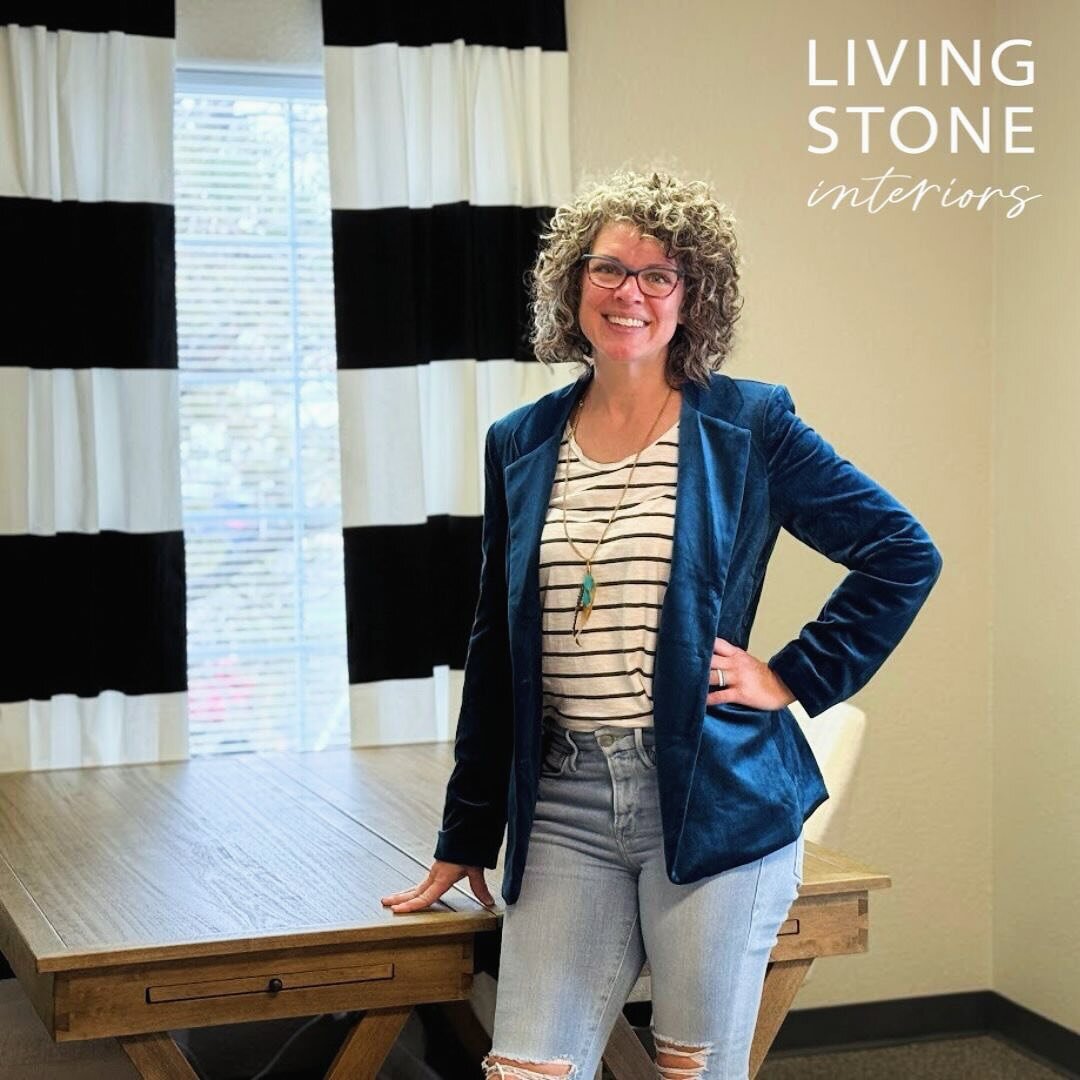 Hey there! 👋 I&rsquo;m Kelli, the creative mind behind Living Stone Interiors! 🏡 ✨ With over 20 years in the design game, I&rsquo;m all about turning spaces into personal sanctuaries that reflect YOU. From cozy corners to vibrant vibes, I&rsquo;ve 