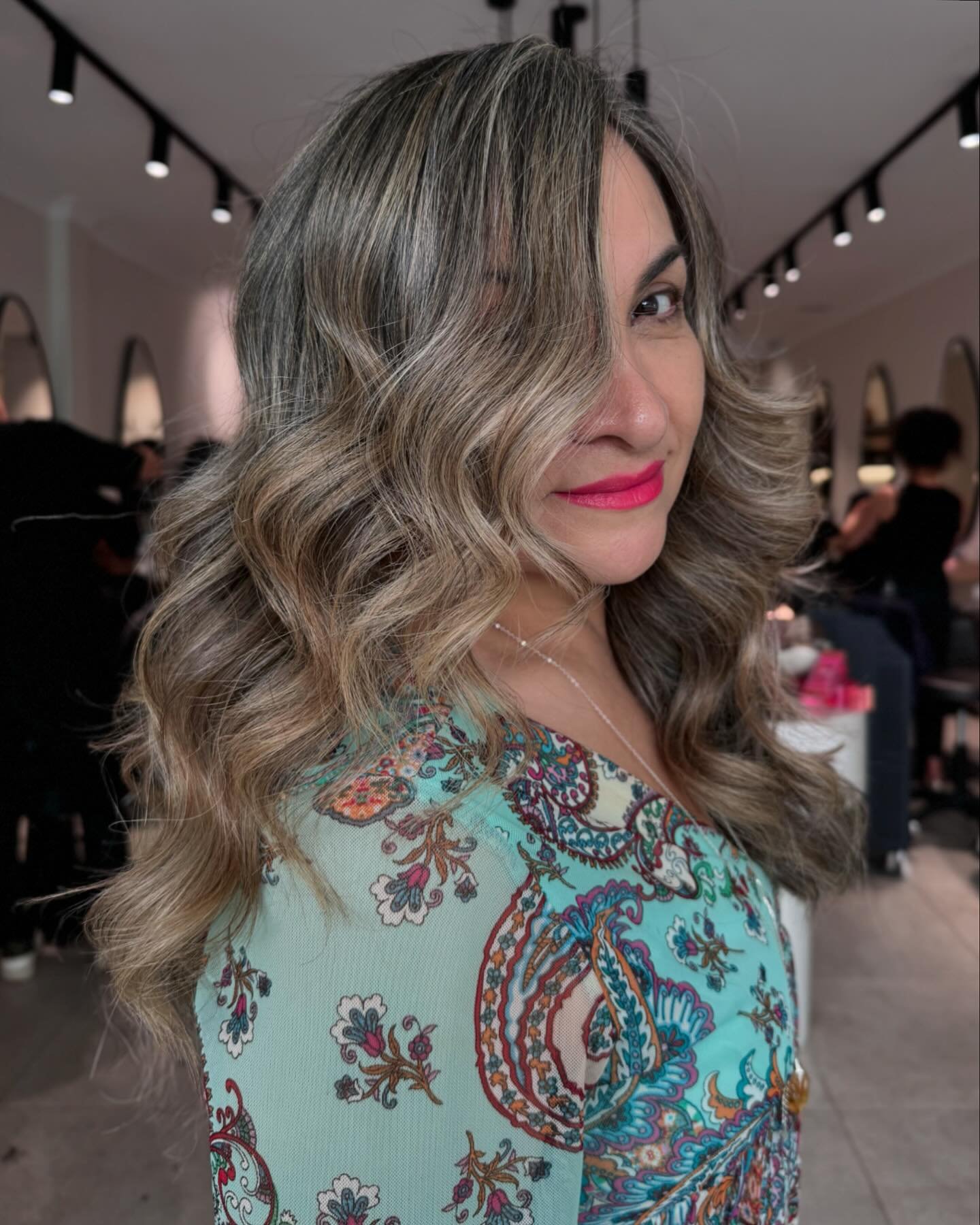 Foilayage // Shining light to the darkness ✨ #masonjameshair 
.
.
.
.
.
.
.
.
.
.
.
.
.
.
.
.
.
.
.
.
.
.
#sydneyhair #sydneyhairdresser #sydneysalon #sydneyhairsalon #hillsdistrict #hillsdistrictsalon #hillsdistrictmums #sydneyhillsdistrict #sydneyh