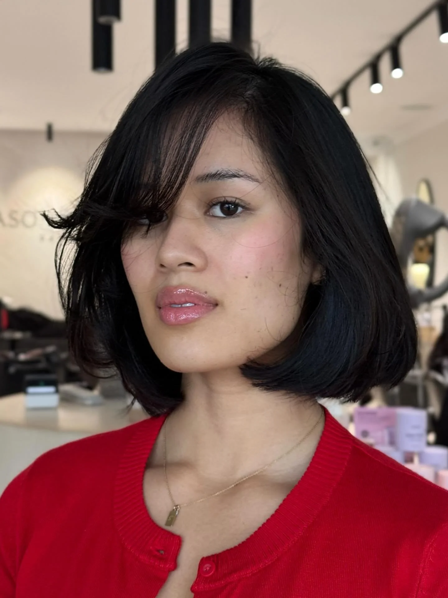 Channeling her 90&rsquo;s off-duty super model look ✨ // @masonjameshair 
.
.
.
.
.
.
.
.
.
.
.
.
.
.
.
.
.
#sydneyhair #sydneyhairdresser #sydneyhairsalon #sydneyhillsdistrict #hillsdistrictmums #90sblowout #90sbobhaircut #bobhaircut #sydneyhairstyl