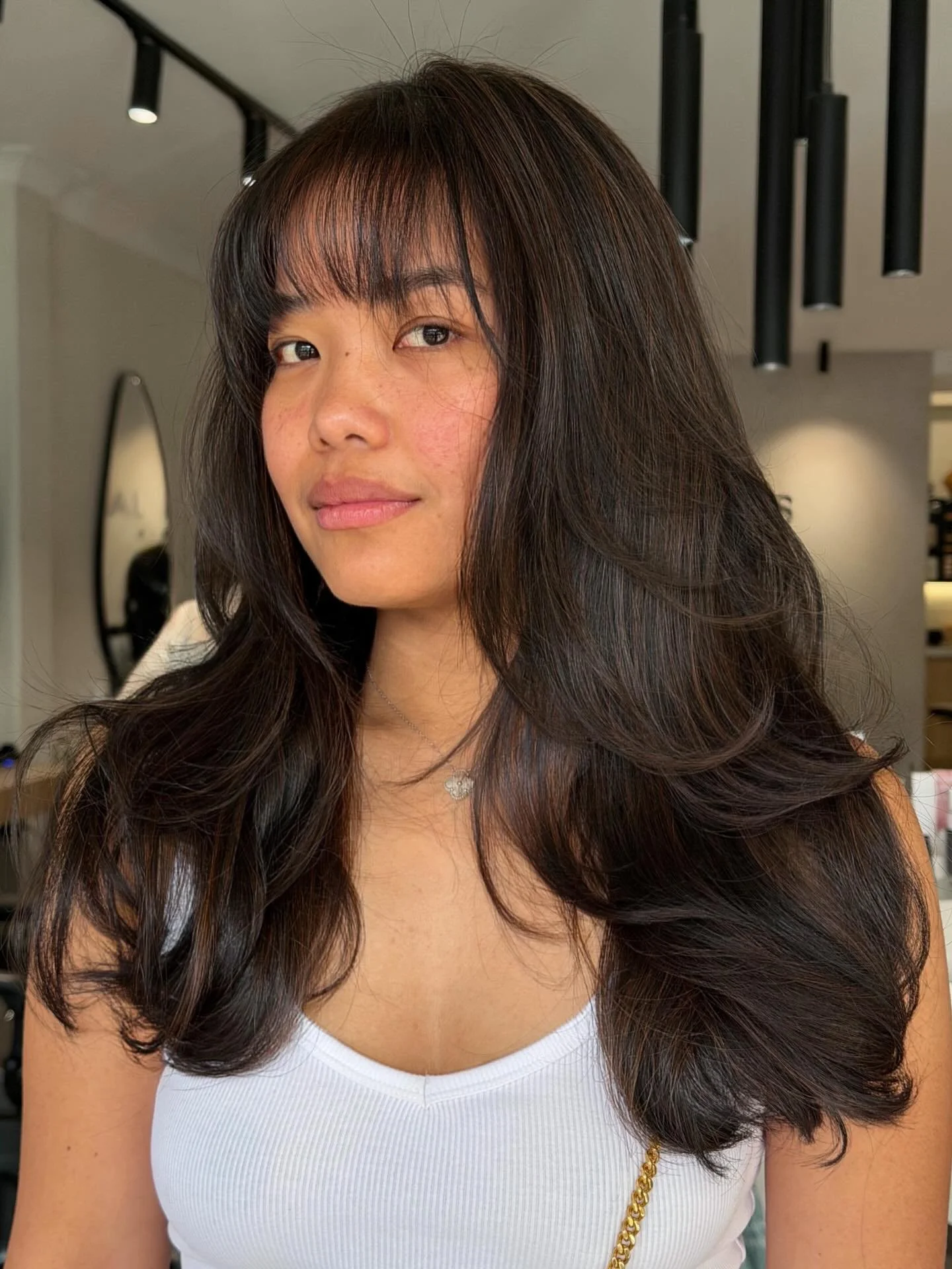 🌰 Chestnut highlights with ZERO lightener // with a stunning new restyle cut ✨ #masonjameshair #sydneyhair 
.
.
.
.
.
.
.
.
.
.
.
.
.
.
.
.
.
.
.
.
.
.
#castlehill #hillsdistrictsalon #sydneyhillsdistrict #chestnuthair #chestnuthighlights #healthyha