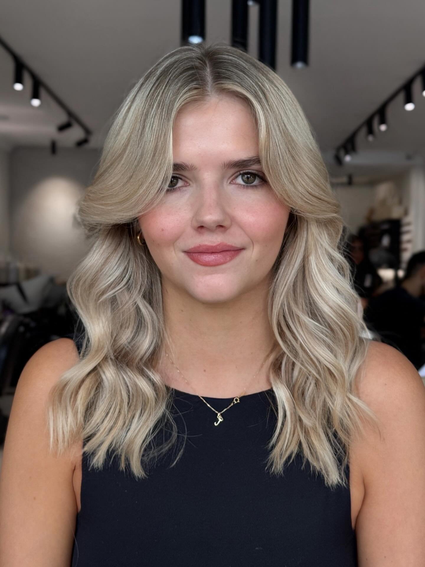 Pearl beige blonde✨ #masonjameshair 
.
.
.
.
.
.
.
.
.
.
.
.
.
#sydneyhair #sydneyhairdresser #sydneyhairstylist #hillsdistrictmums #hairgoals #blondehairspecialist #blondehair #cherrybrook #castlehill #besthairsydney #organichair #healthyhair #healt