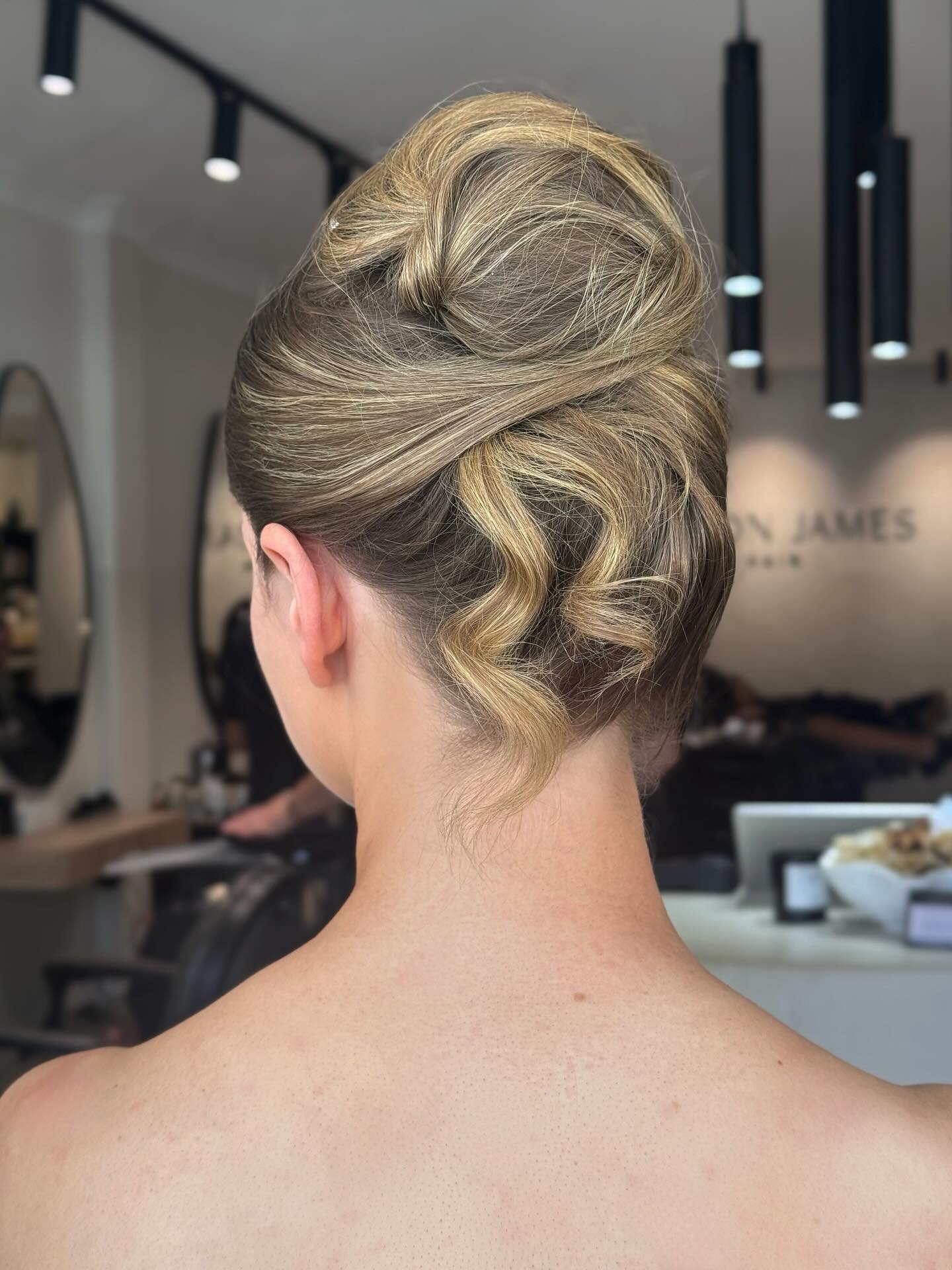 ✨ #masonjameshair 
.
.
.
.
.
.
.
.
.
.
.
.
.
.
.
.
.
.
.
.
.
#hillsdistrict #sydneyhair #sydneyhillsdistrict #hillsdistrictmums #eventstyling #haireventstyling #eventstylinghair #sydneyhairdresser #sydneyhairstylist #upstylespecialist #upstylequeen #