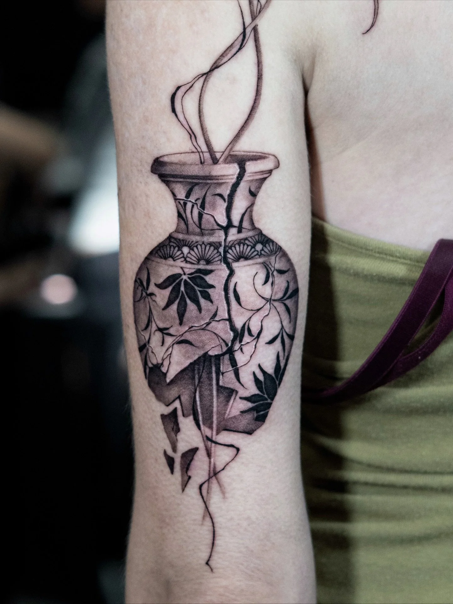 This tattoo is a reminder that growth often comes through the cracks - that transformation, healing, and beauty can rise from what once felt broken.
Done on the second day at @albertatattooshows