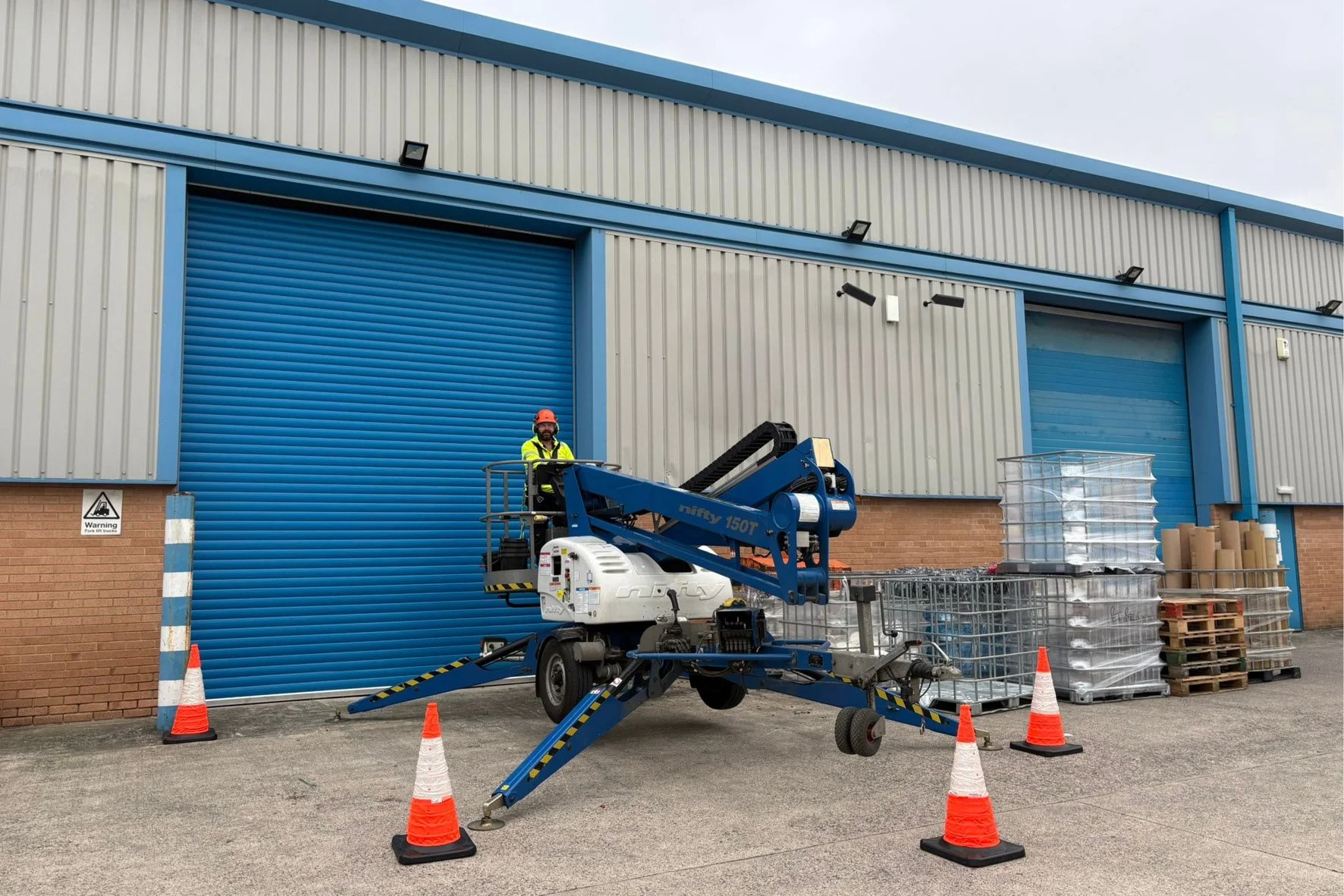 2025 Omnicleans_gutter cleaning6.jpg