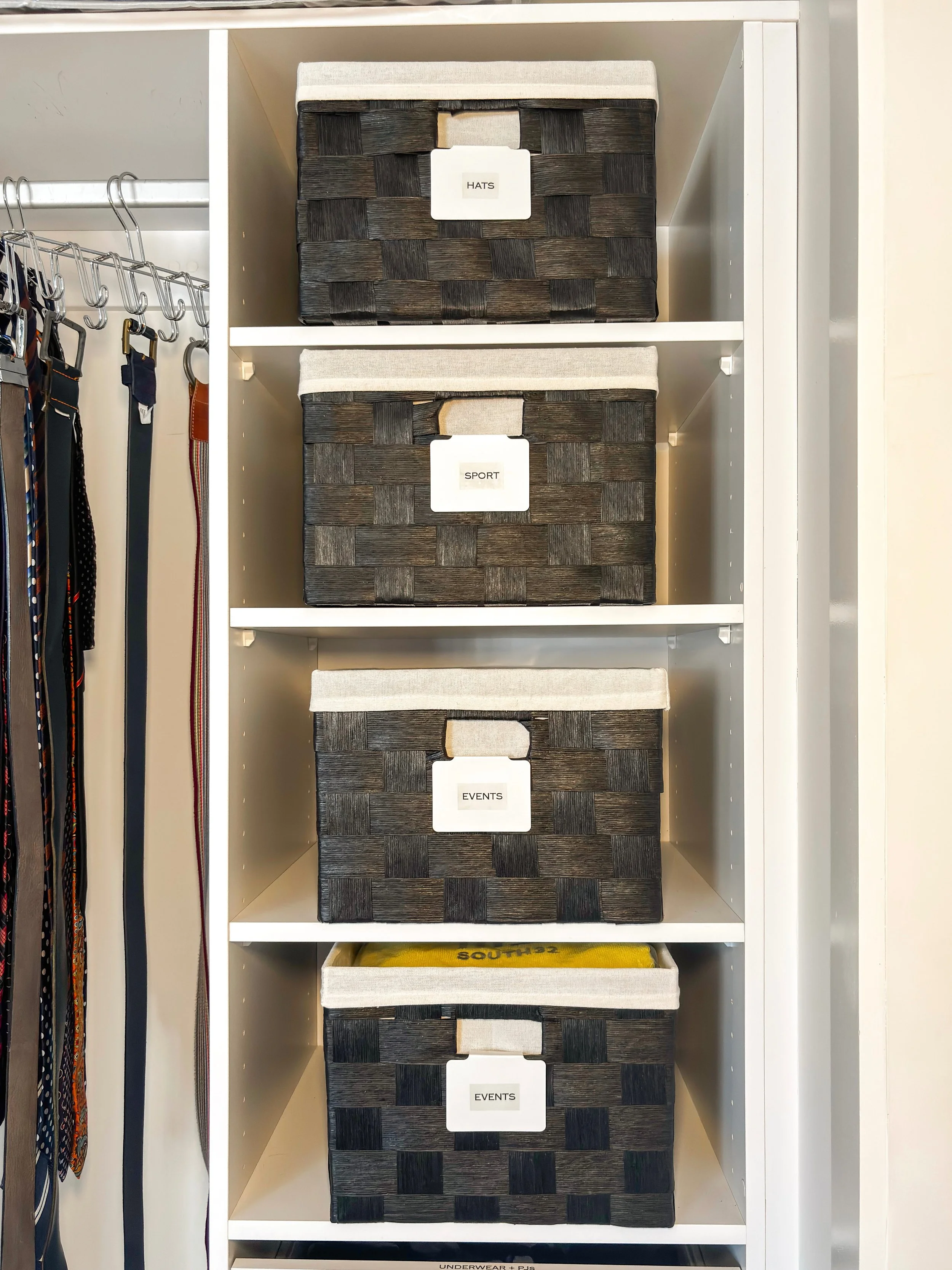 MONOCHROME WARDROBE ORGANISATION