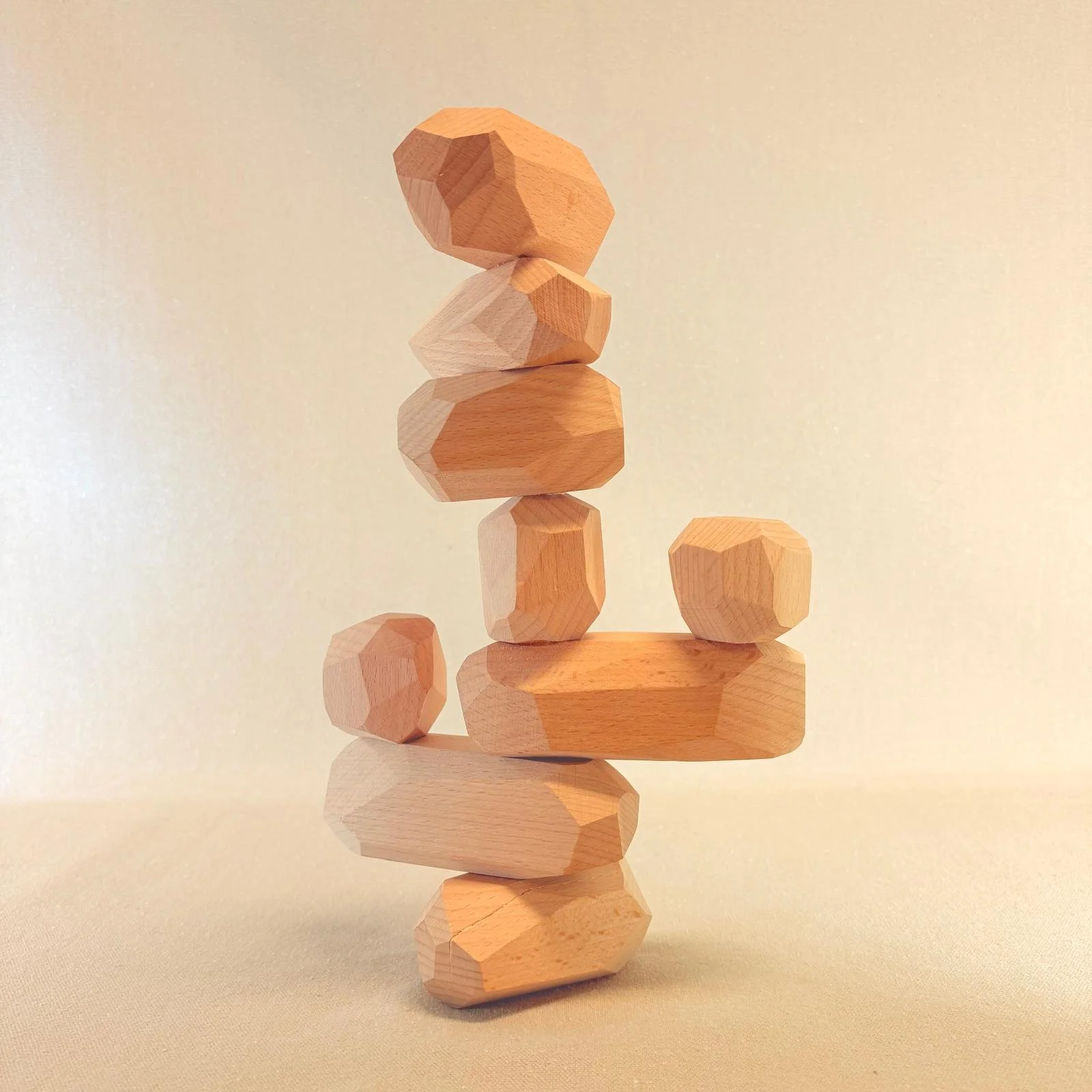 Pierres en bois — 9 pièces