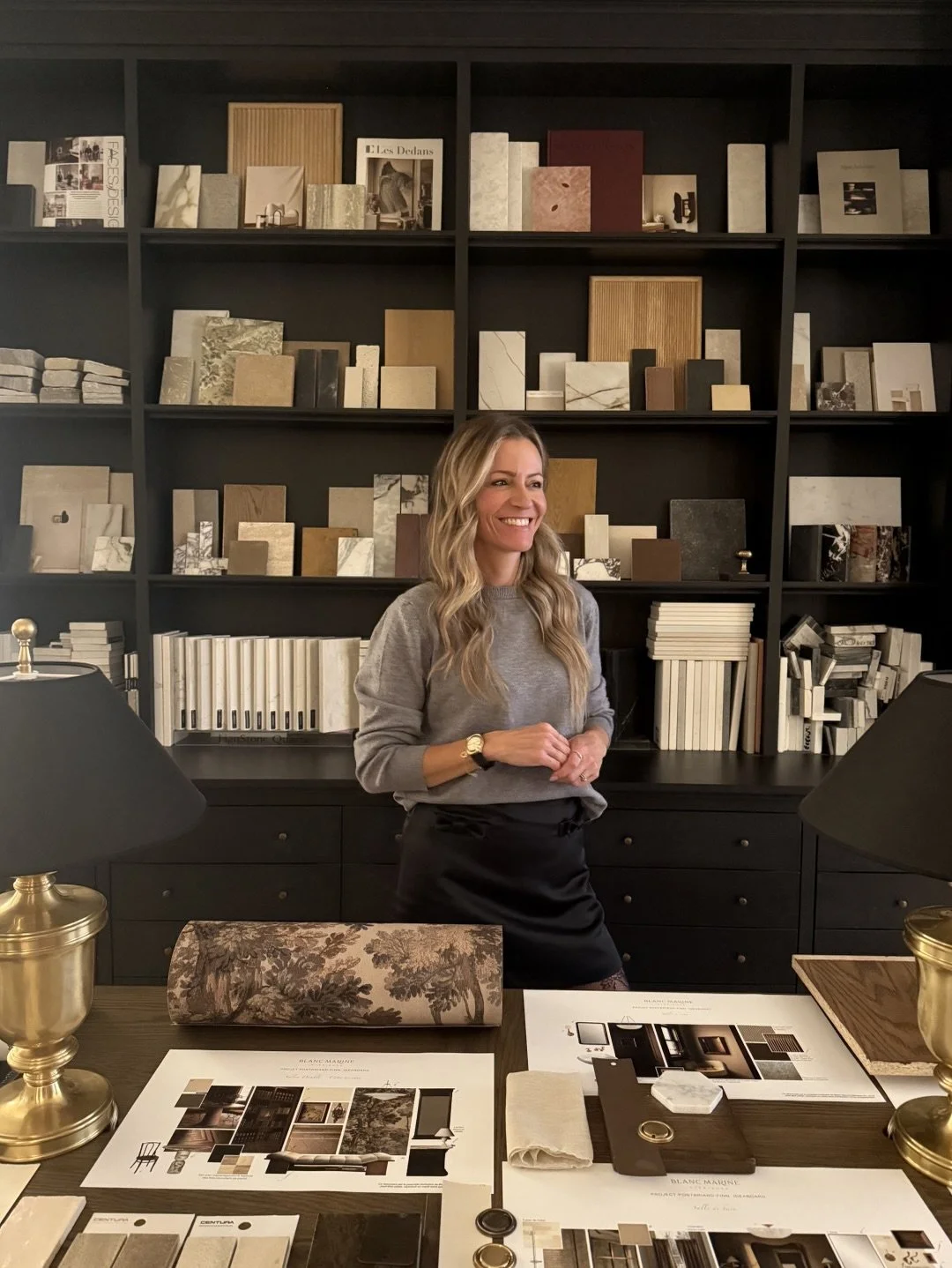 BTS des derni&egrave;res semaines ✨
L&rsquo;automne a fil&eacute; &agrave; la vitesse grand V ! Entre les nouveaux projets qui d&eacute;butent, les chantiers en cours, les s&eacute;ances photos, les pr&eacute;sentations design, le Black Friday &agrav