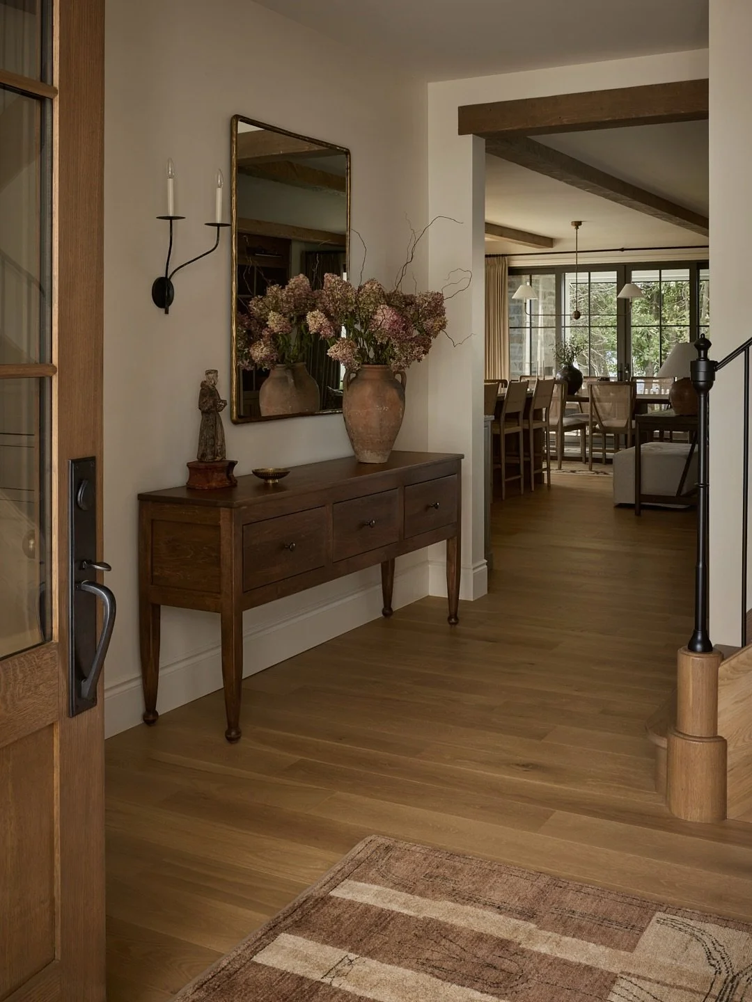 Il y a quelque chose que nous trouvons vraiment int&eacute;ressant dans la fa&ccedil;on dont la R&eacute;sidence Du Lac s&rsquo;organise. Une grande aire ouverte baign&eacute;e de lumi&egrave;re, mais aussi des zones utilitaires positionn&eacute;es i