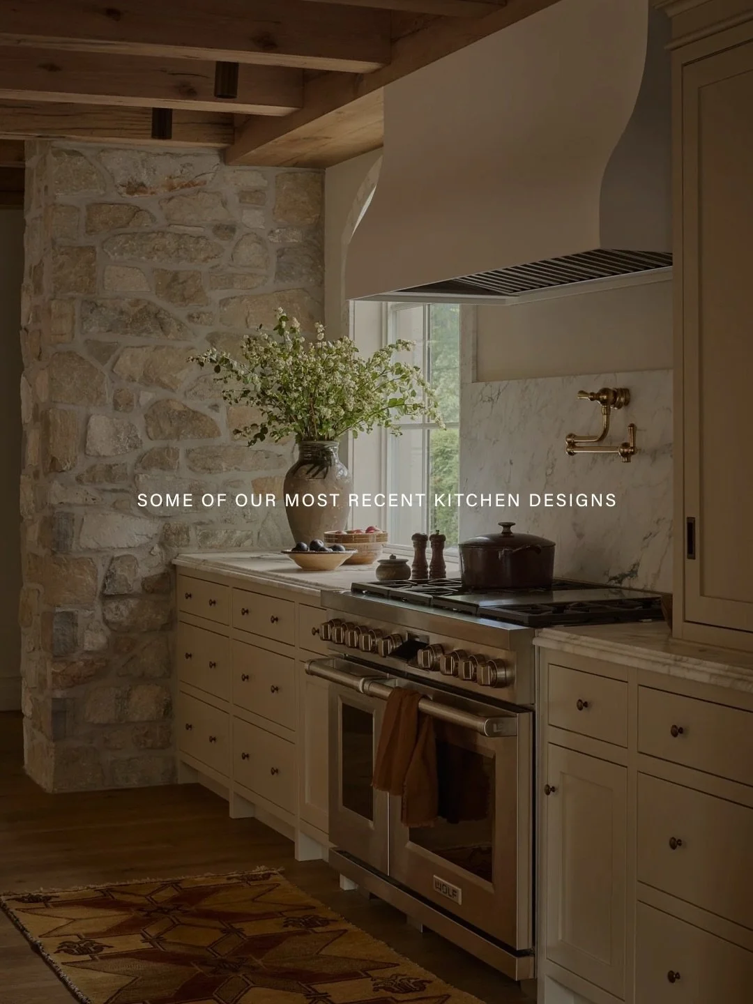 Certaines de nos plus r&eacute;centes cuisines 🤎
Concevoir une cuisine, c&rsquo;est penser aux usages du quotidien, propres &agrave; chacun de nos clients. C&rsquo;est prioriser la fonctionnalit&eacute; jusque dans les moindres d&eacute;tails, sans 