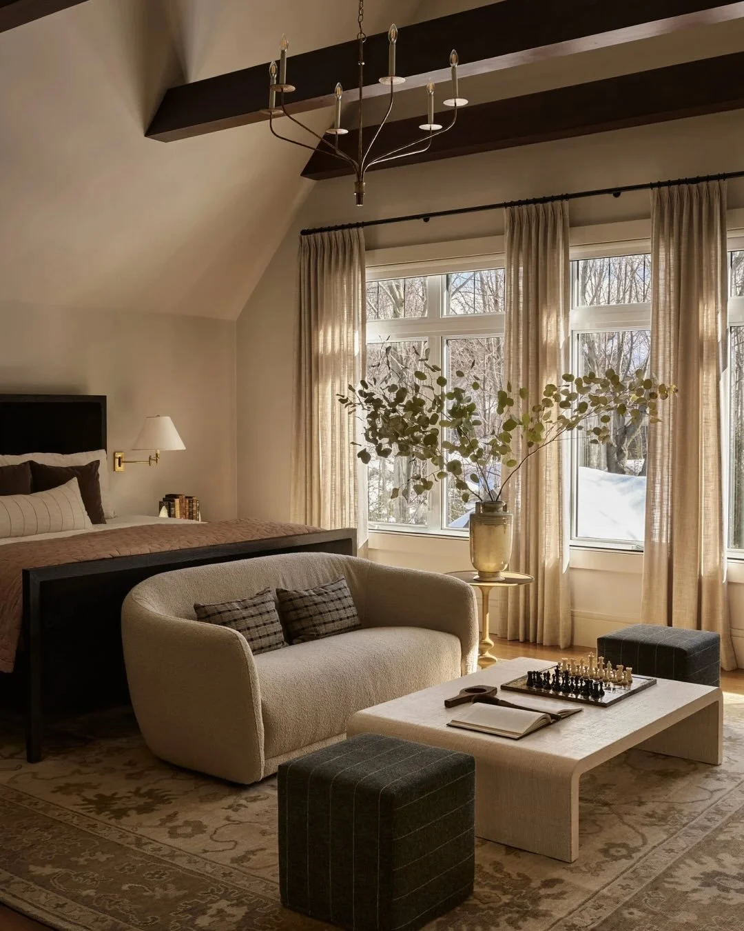 A closer look at the R&eacute;sidence des Passerins 🤎

Transforming a space begins with understanding how it will be lived in. ✨ 

In this suite, the Blanc Marine signature is expressed through clean lines, soft materials, and a carefully considered