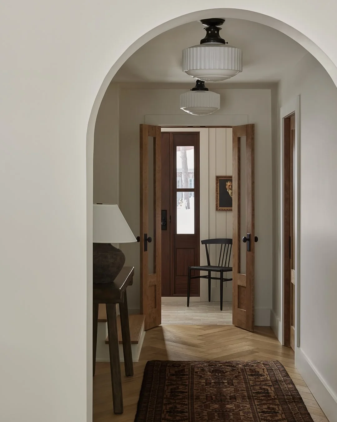 Two perspectives, one intention. 🤎
On either side of the arch, R&eacute;sidence Chamonix reveals itself in layers: warm, grounded, quietly distinct.
A countryside home reimagined through tone-on-tone hues, white oak herringbone floors, and subtle co