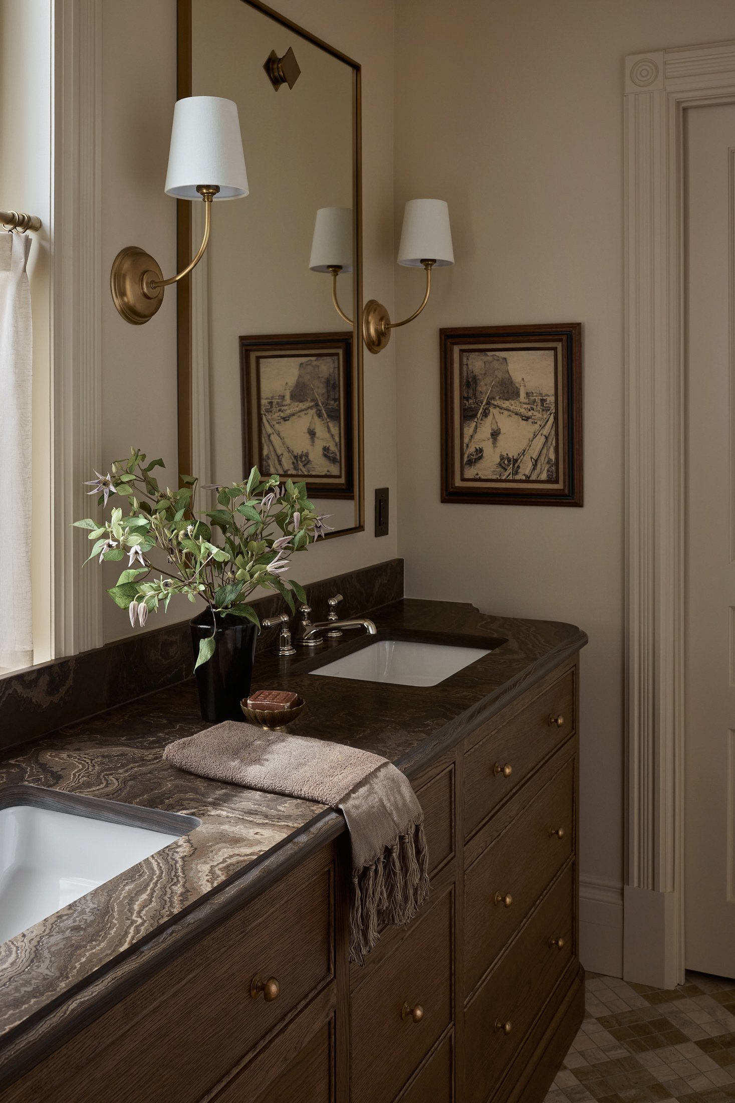 blanc-marine-victoria-residence-bathroom-sink.jpg