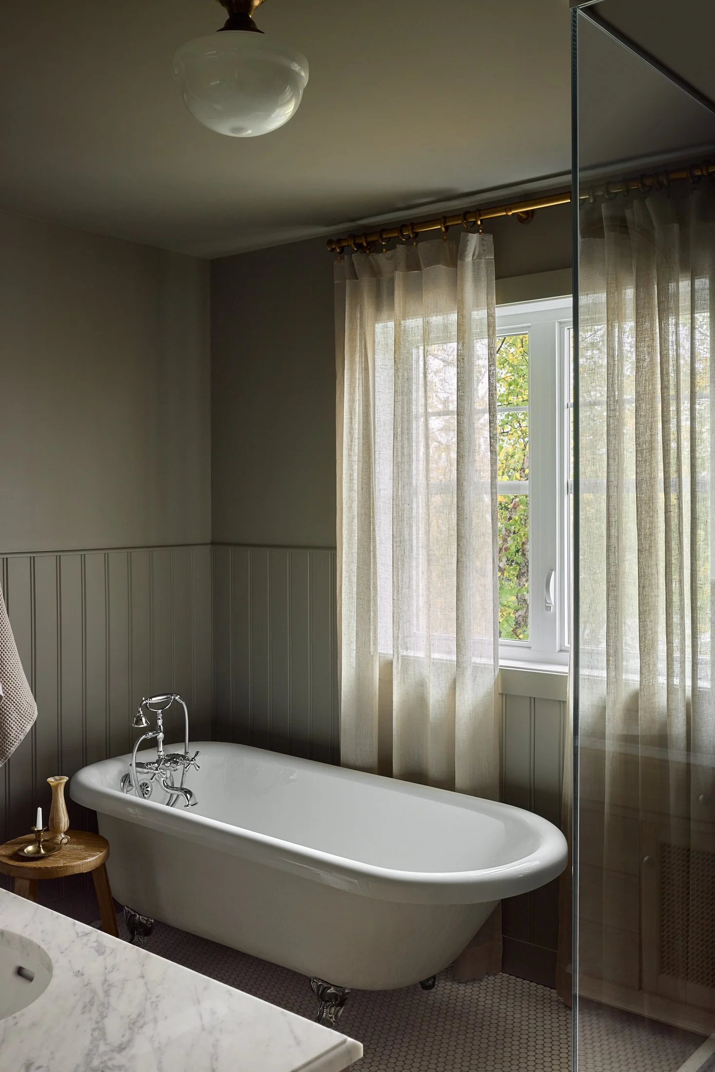 blanc-marine-desfaucons-residence-bathroom-05.jpg