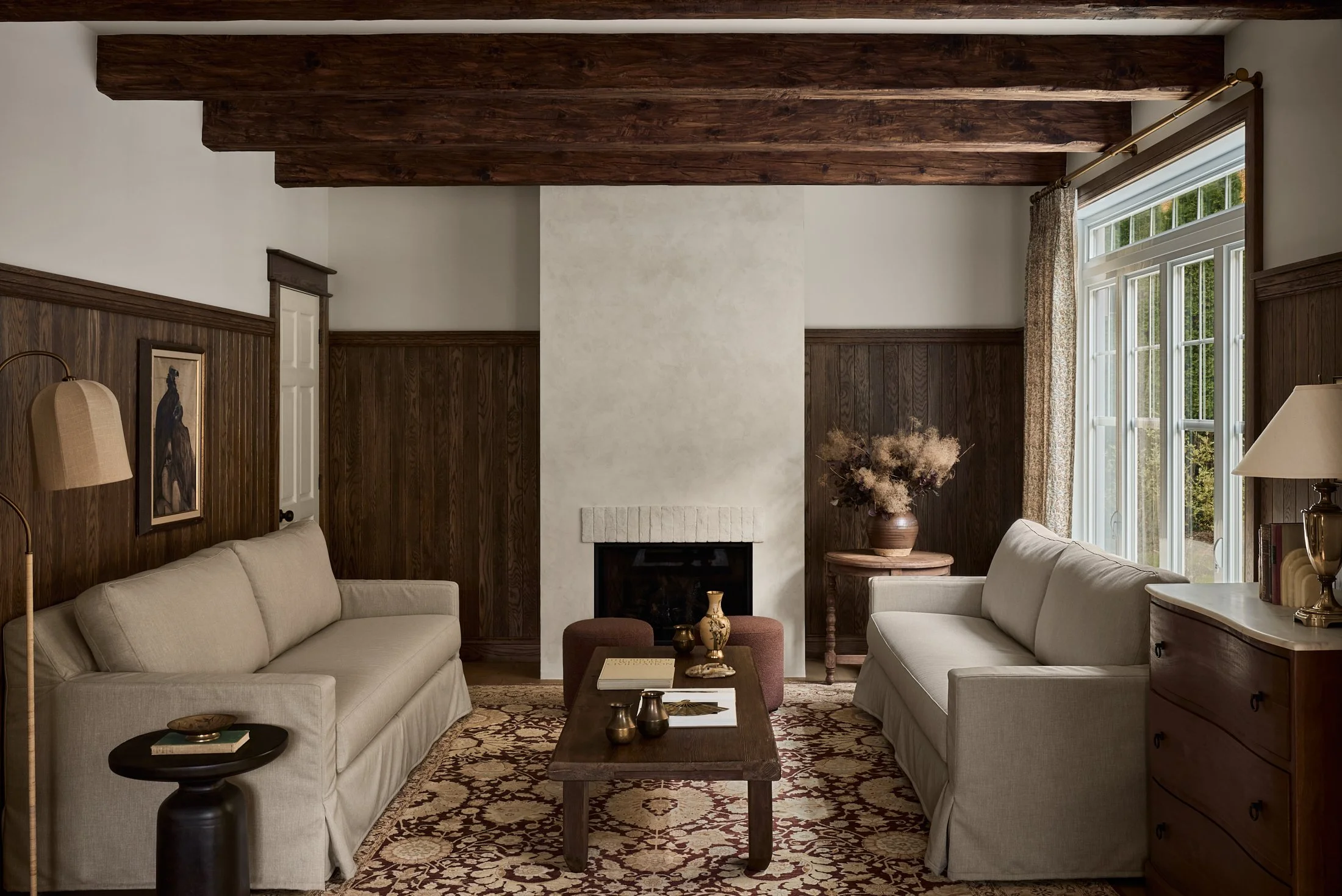 blanc-marine-desfaucons-residence-living-room-01.jpg