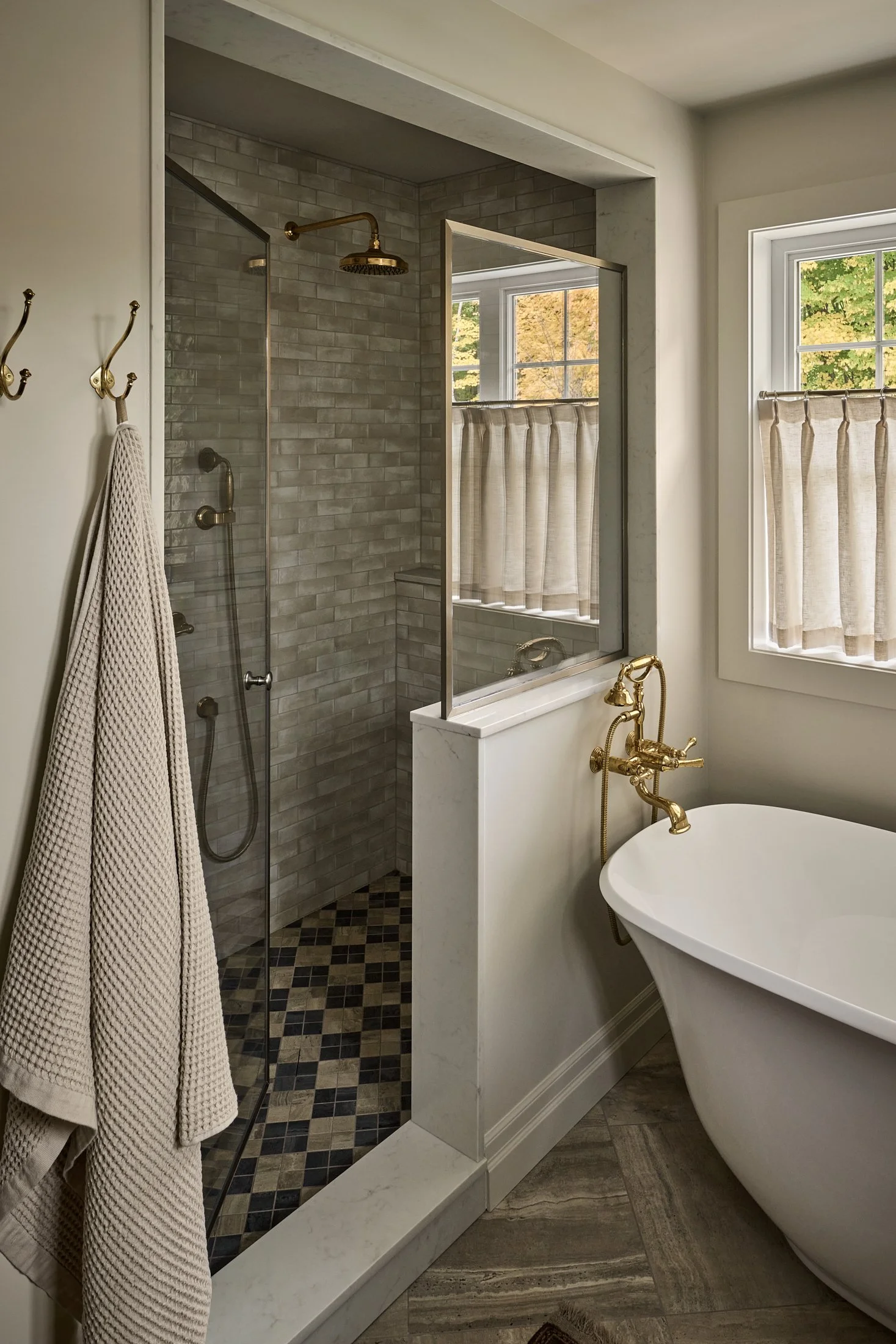 blanc-marine-desfaucons-residence-bathroom-03.jpg