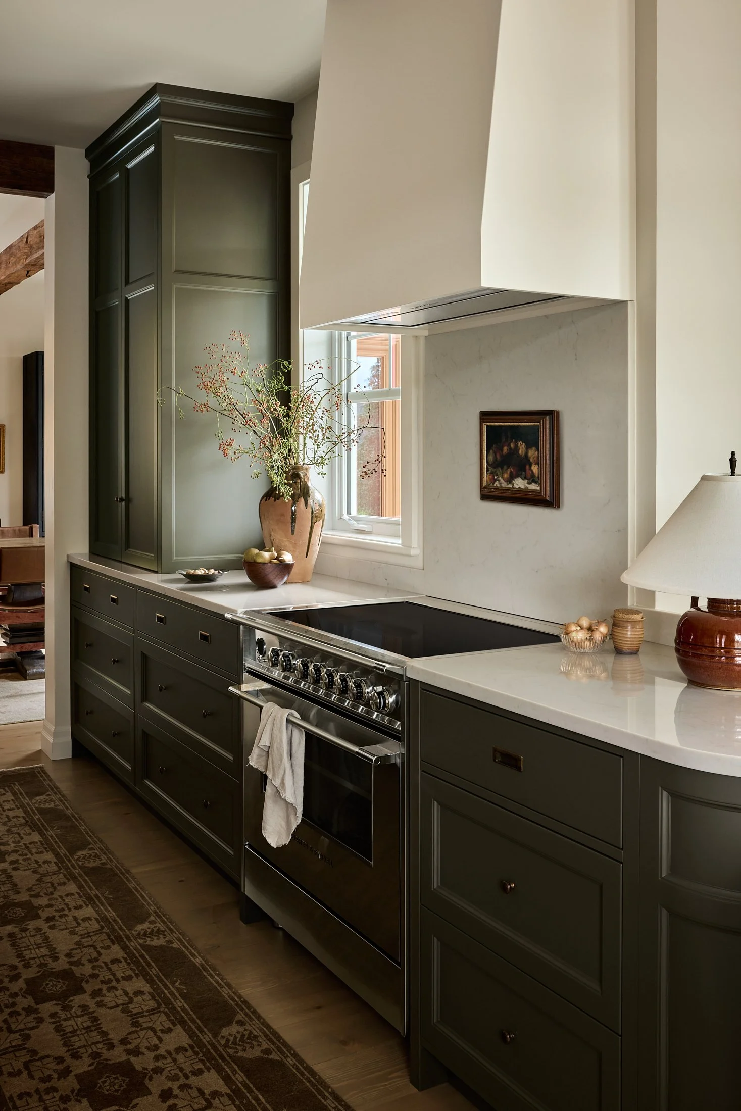 blanc-marine-desfaucons-residence-kitchen-04.jpg