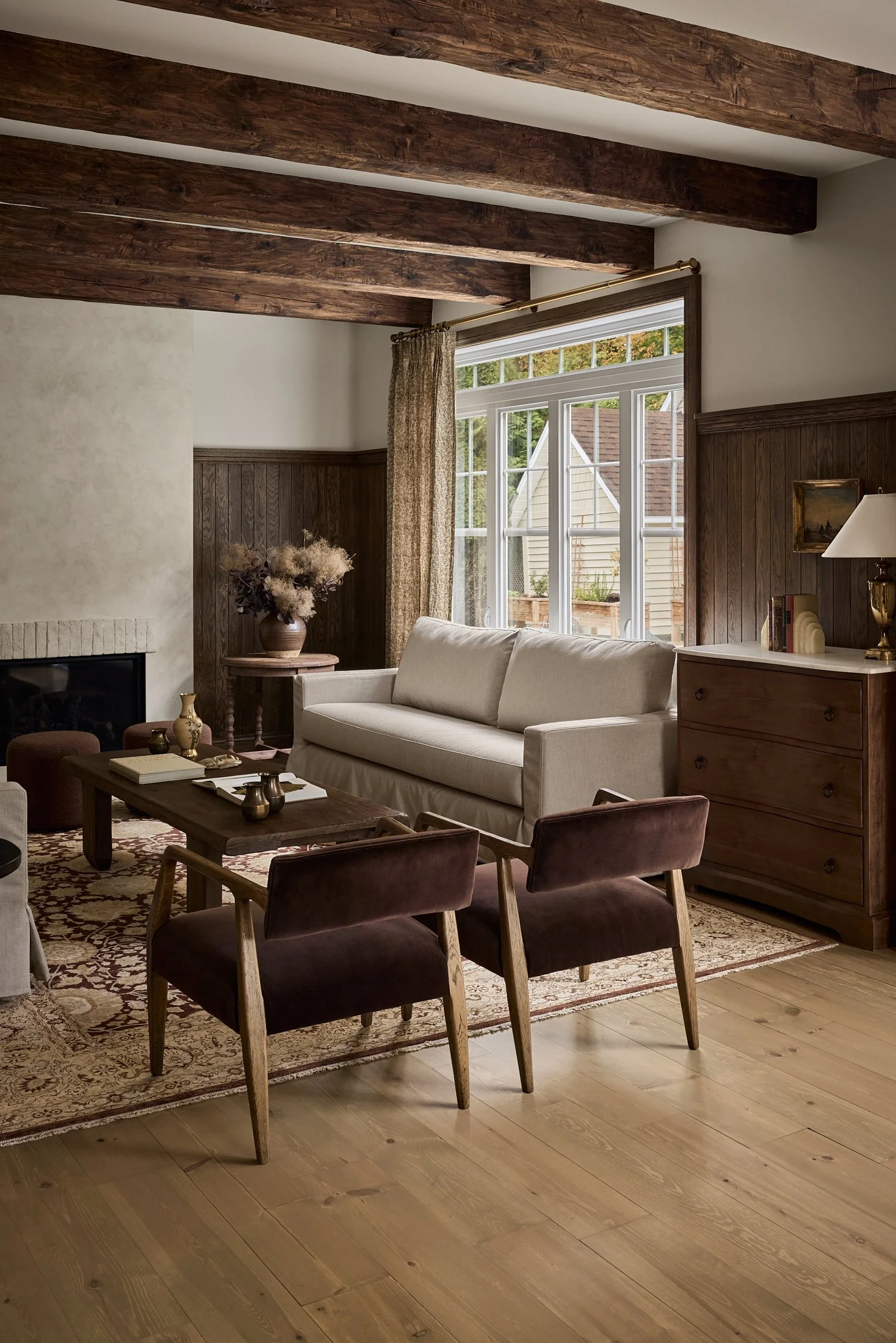blanc-marine-desfaucons-residence-living-room-03.jpg