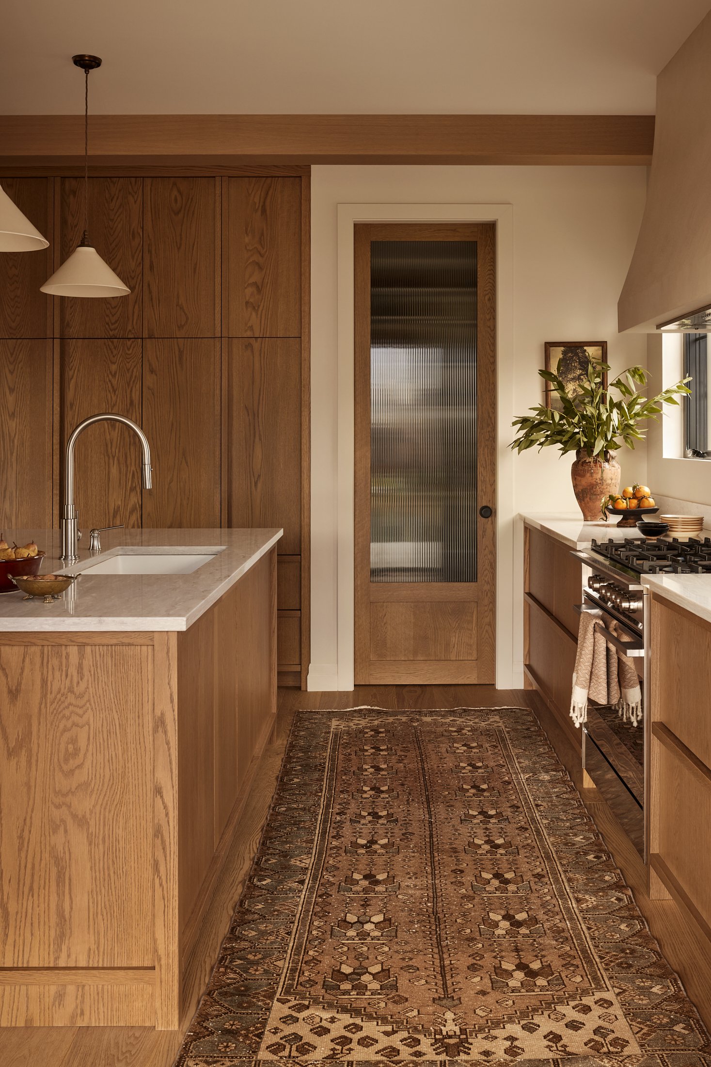 blanc-marine-marie-victorin-residence-kitchen-pantry.jpg