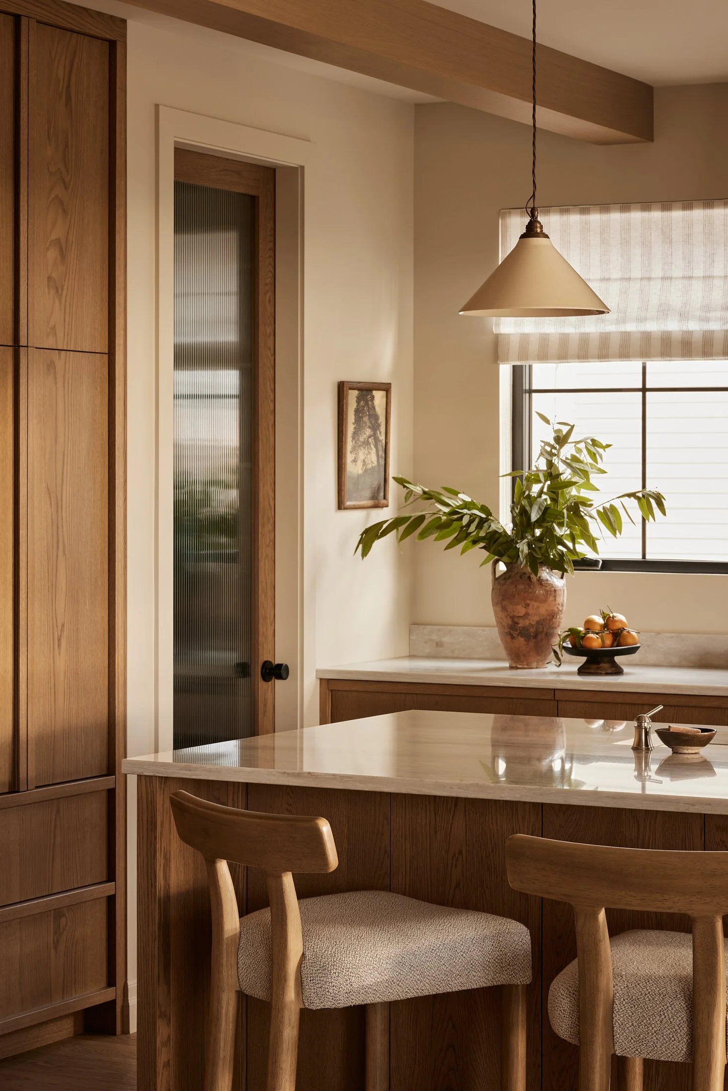 blanc-marine-marie-victorin-residence-kitchen-island.jpg