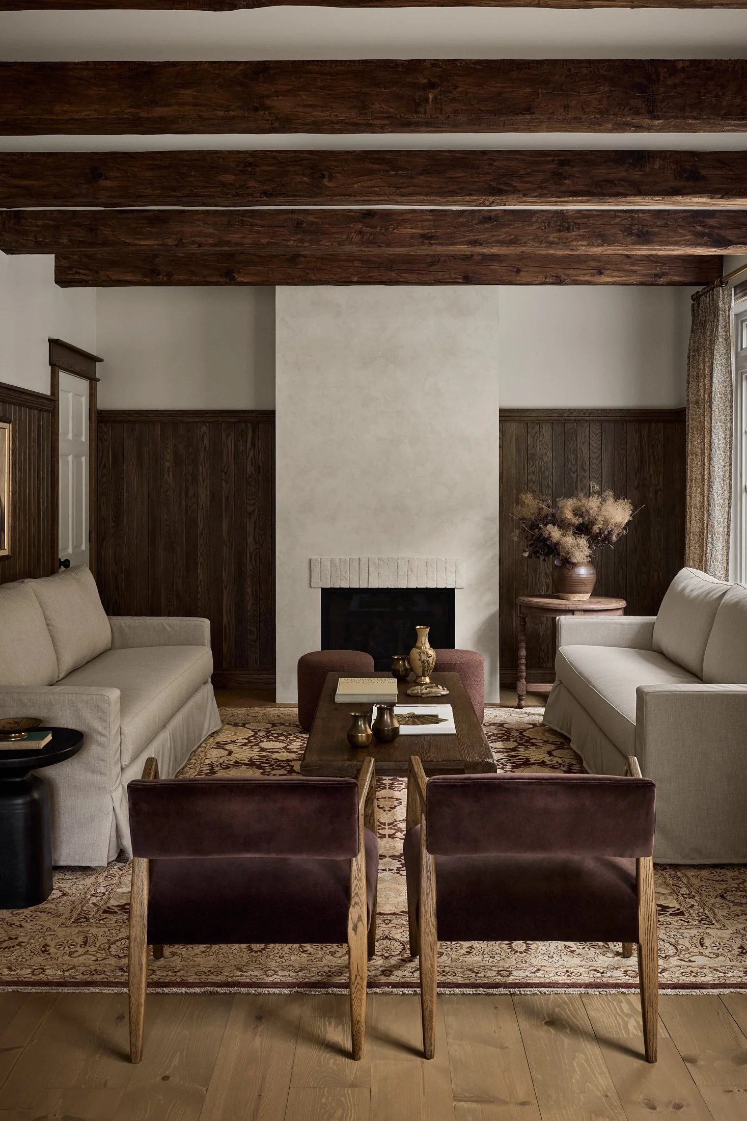 blanc-marine-desfaucons-residence-living-room-02.jpg
