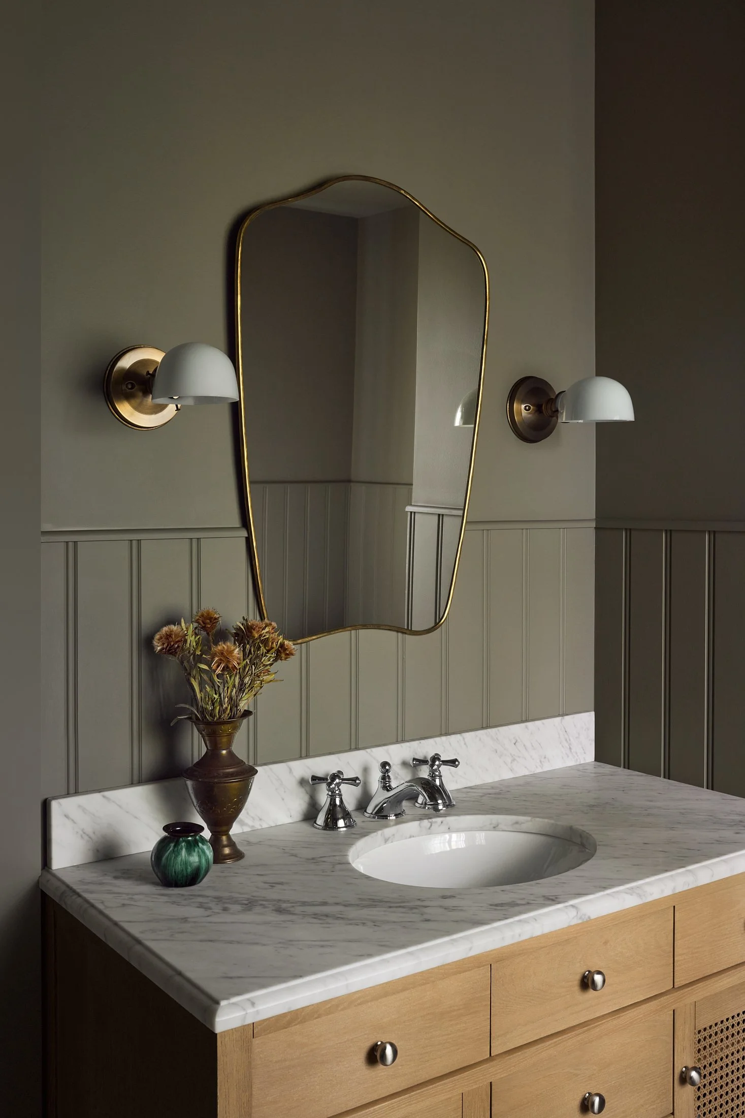 blanc-marine-desfaucons-residence-bathroom-04.jpg