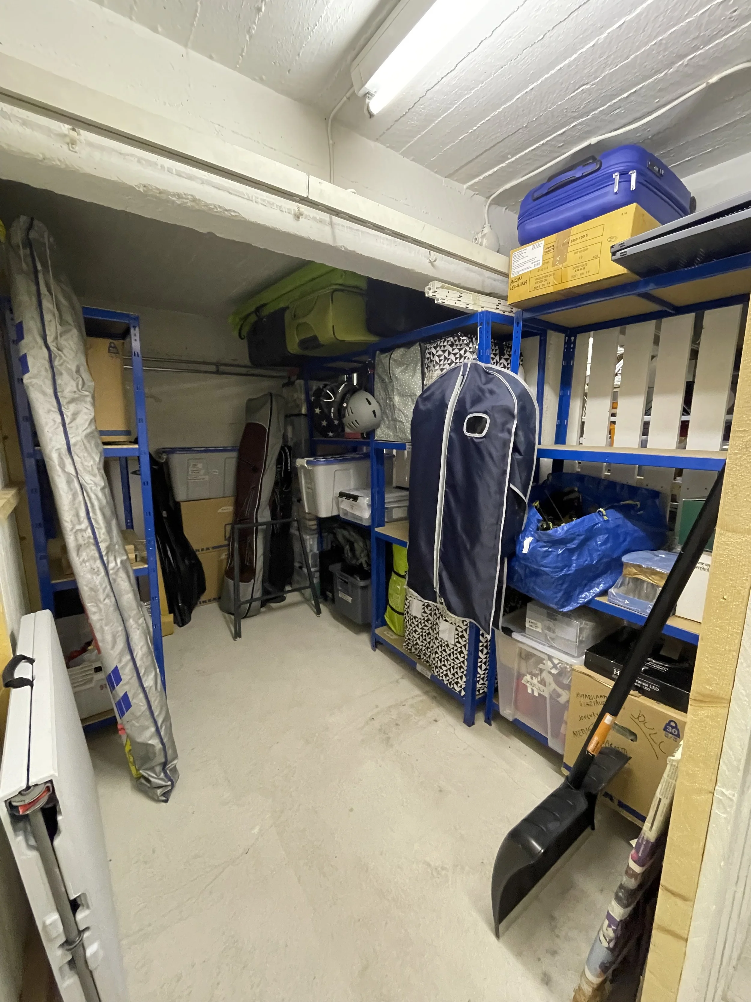 JÄRJESTYKSESSÄ OLEVA VARASTO