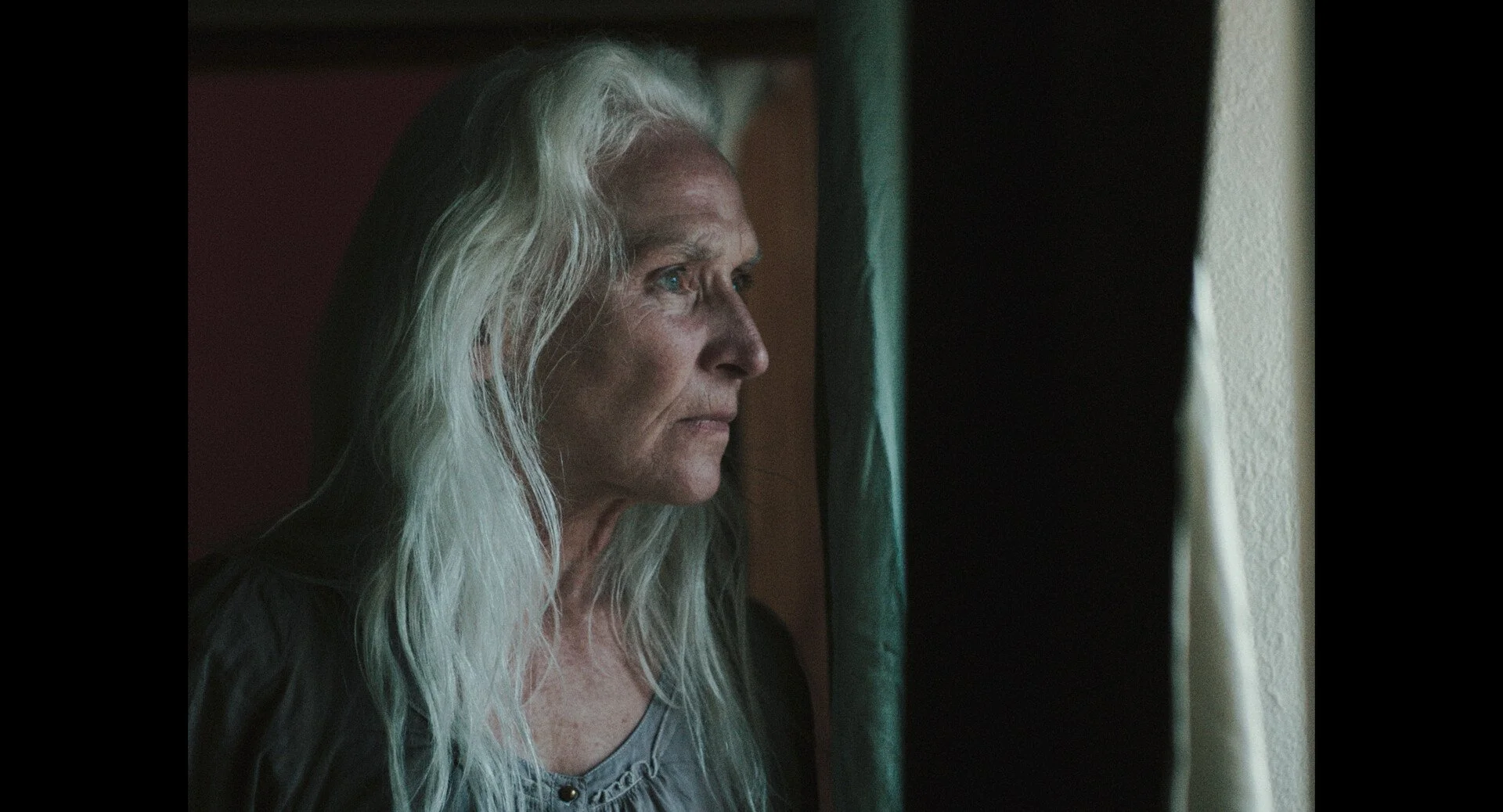 Erin_watching_out_.jpg