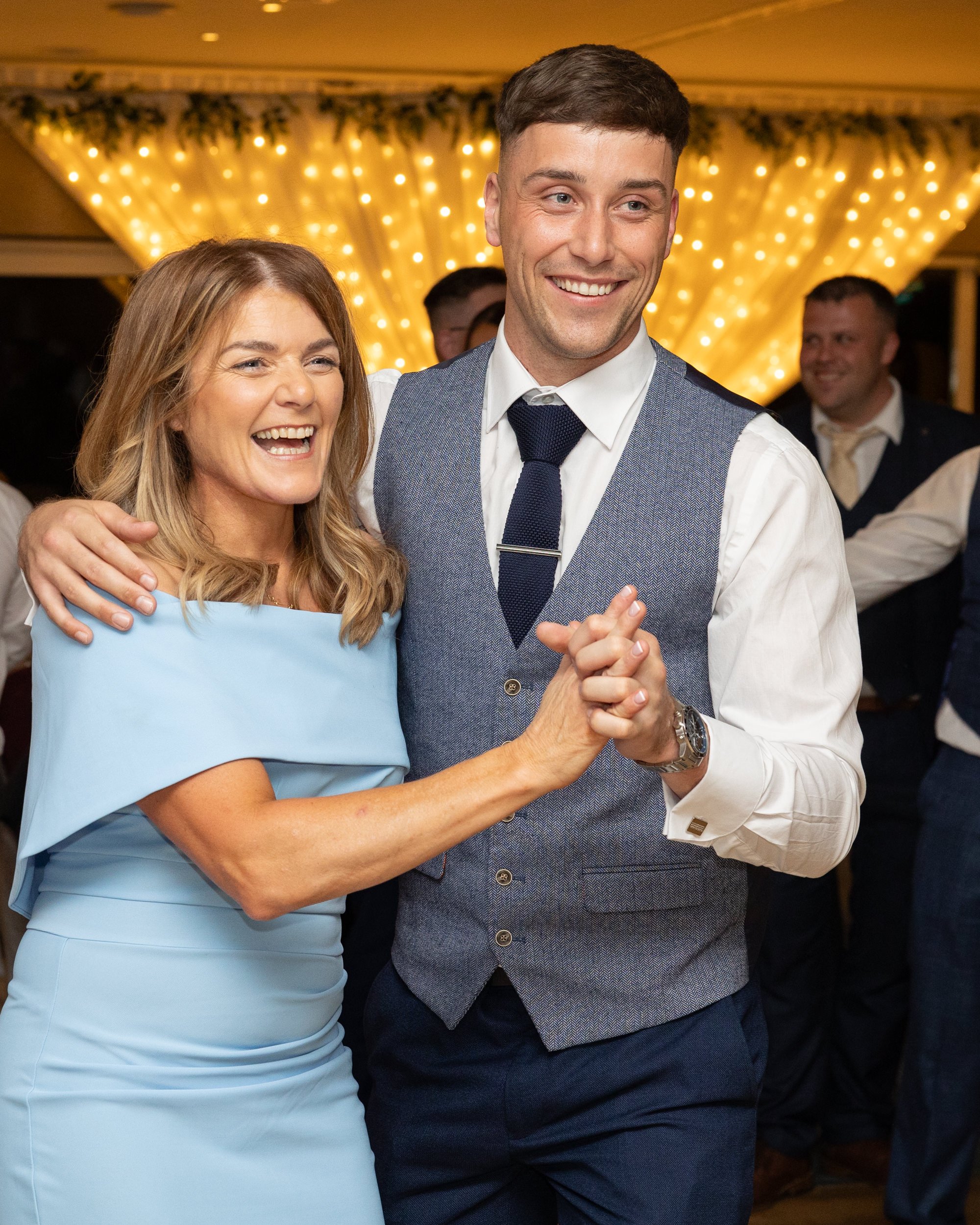 Redcastle Wedding Wedding Photographer | Shea Deighan | Real Irish Wedding | Dancing-1325.jpg