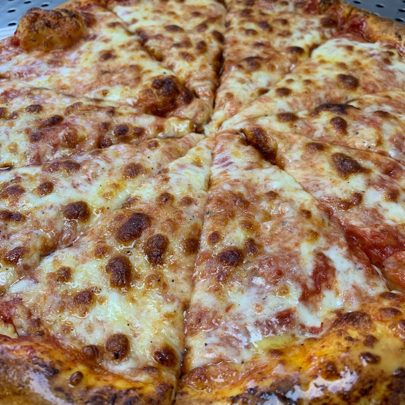 Sometimes a plain cheese pizza hits just right ✨😍

 #localpizza #northvillemichigan #pizza #northvillemi #eatlocal #supportlocalbusiness #supportlocal