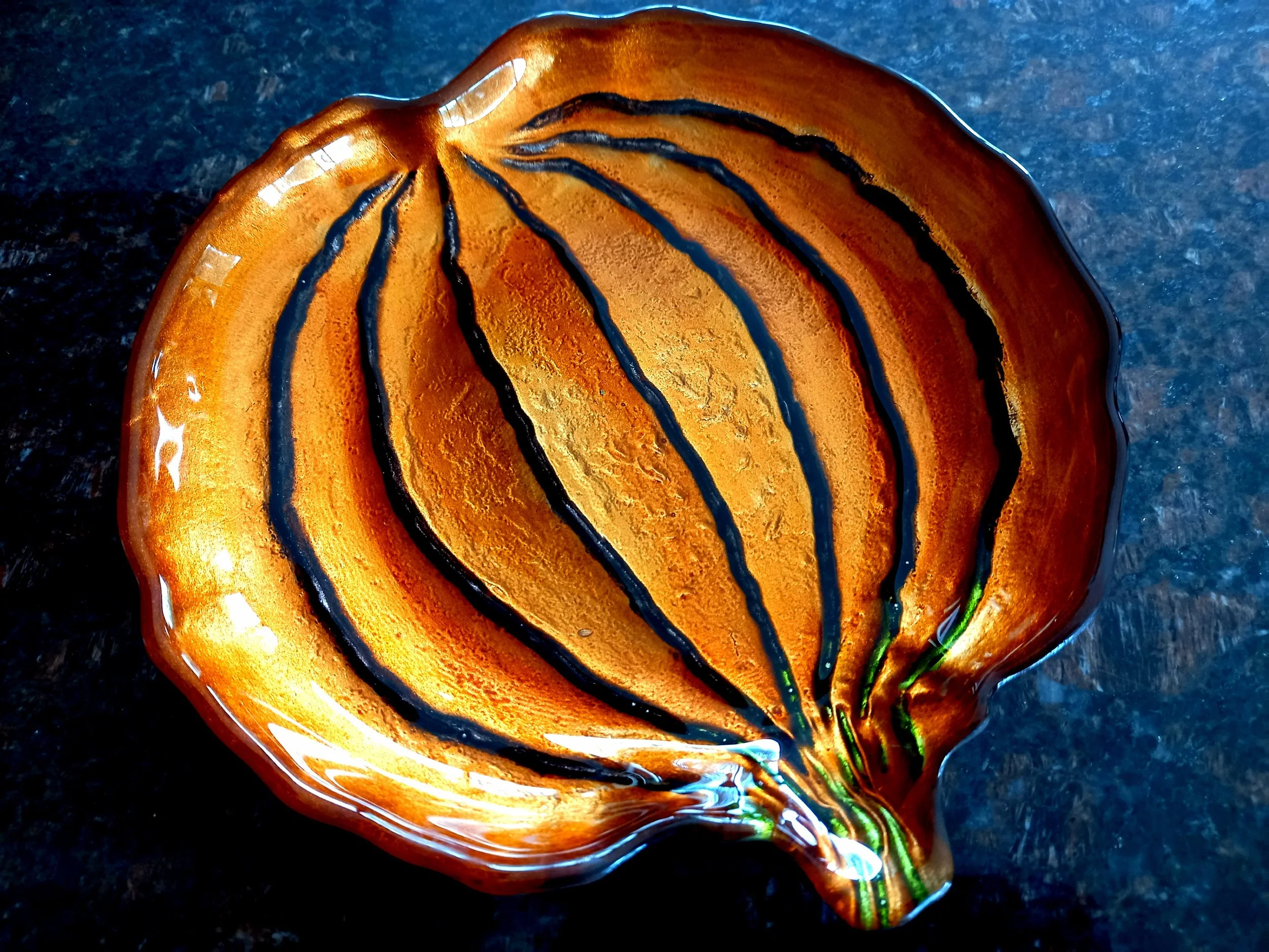 Glass dish