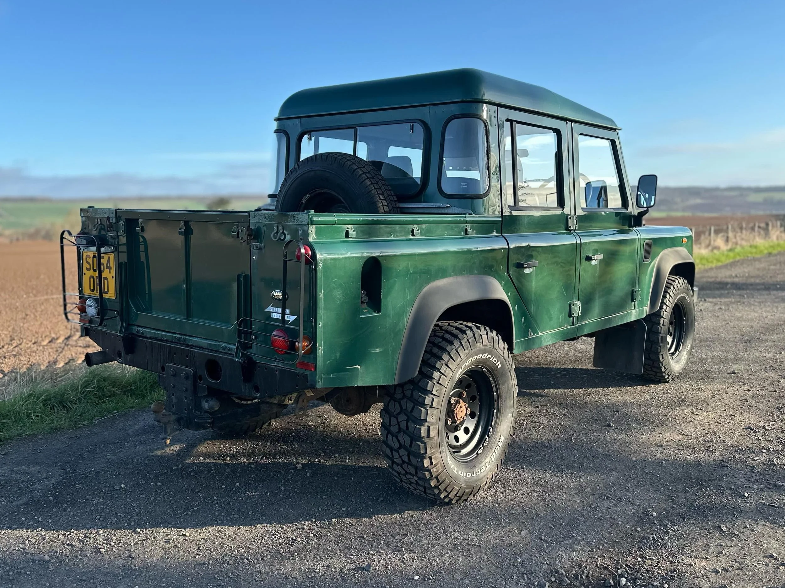 5-2 Land Rover Defender Double Cab Pickup.jpeg