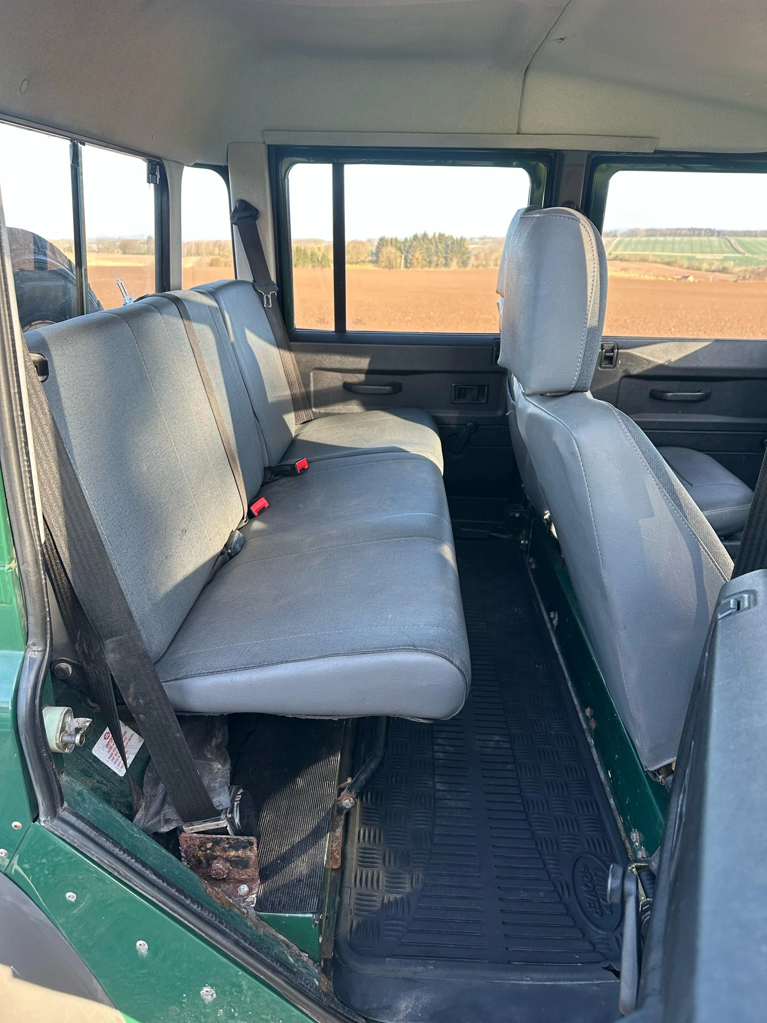 14 Land Rover Defender Double Cab Pickup.jpeg