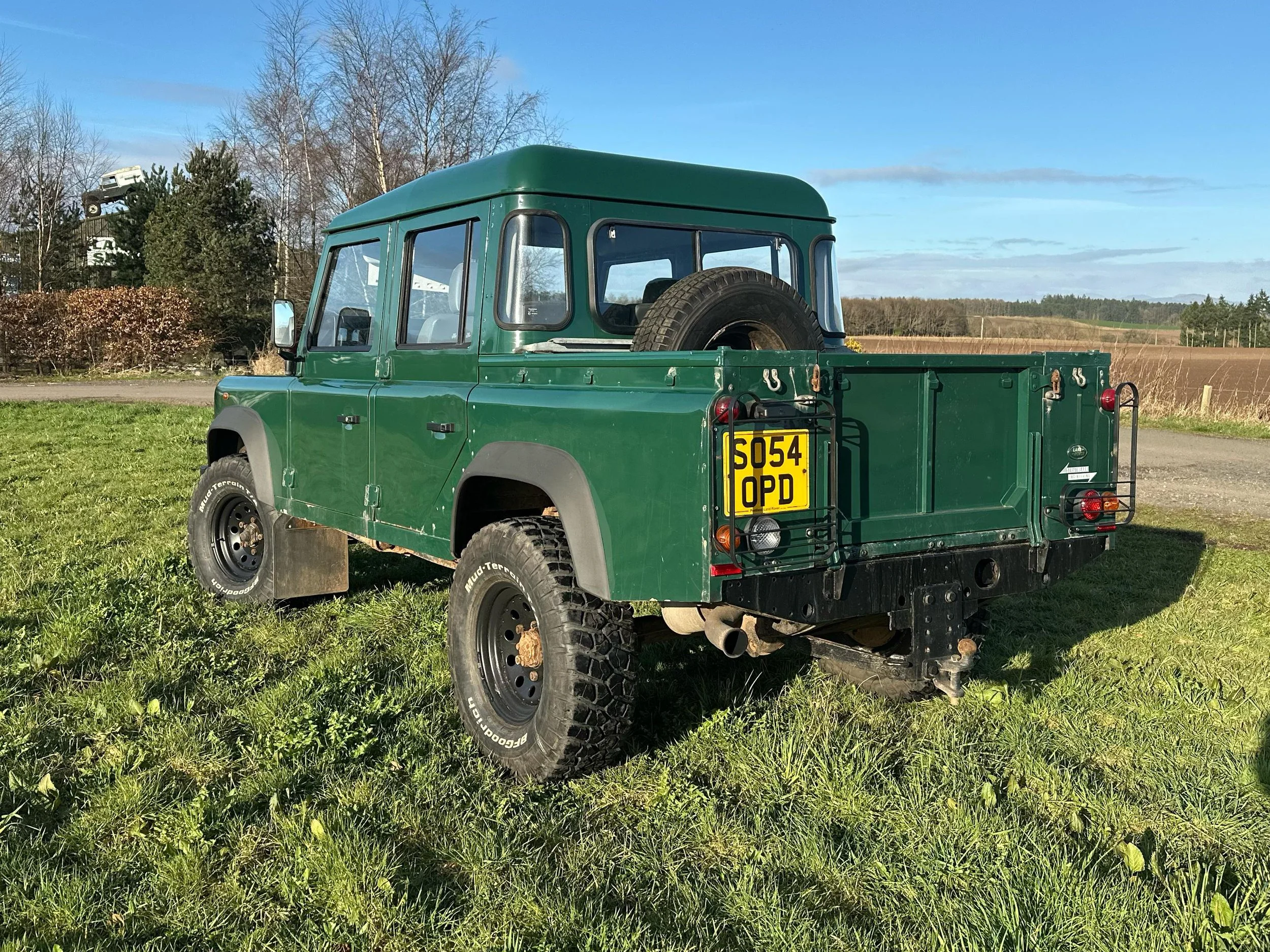 7 Land Rover Defender Double Cab Pickup.jpeg