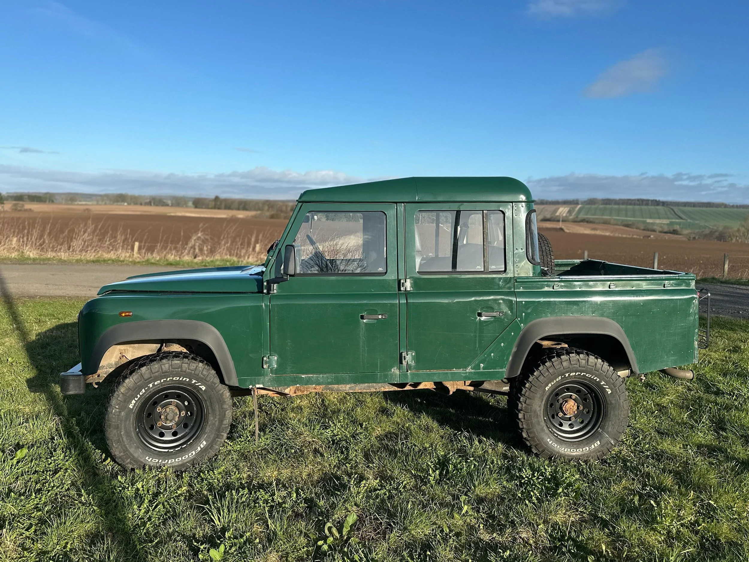 8 Land Rover Defender Double Cab Pickup.jpeg