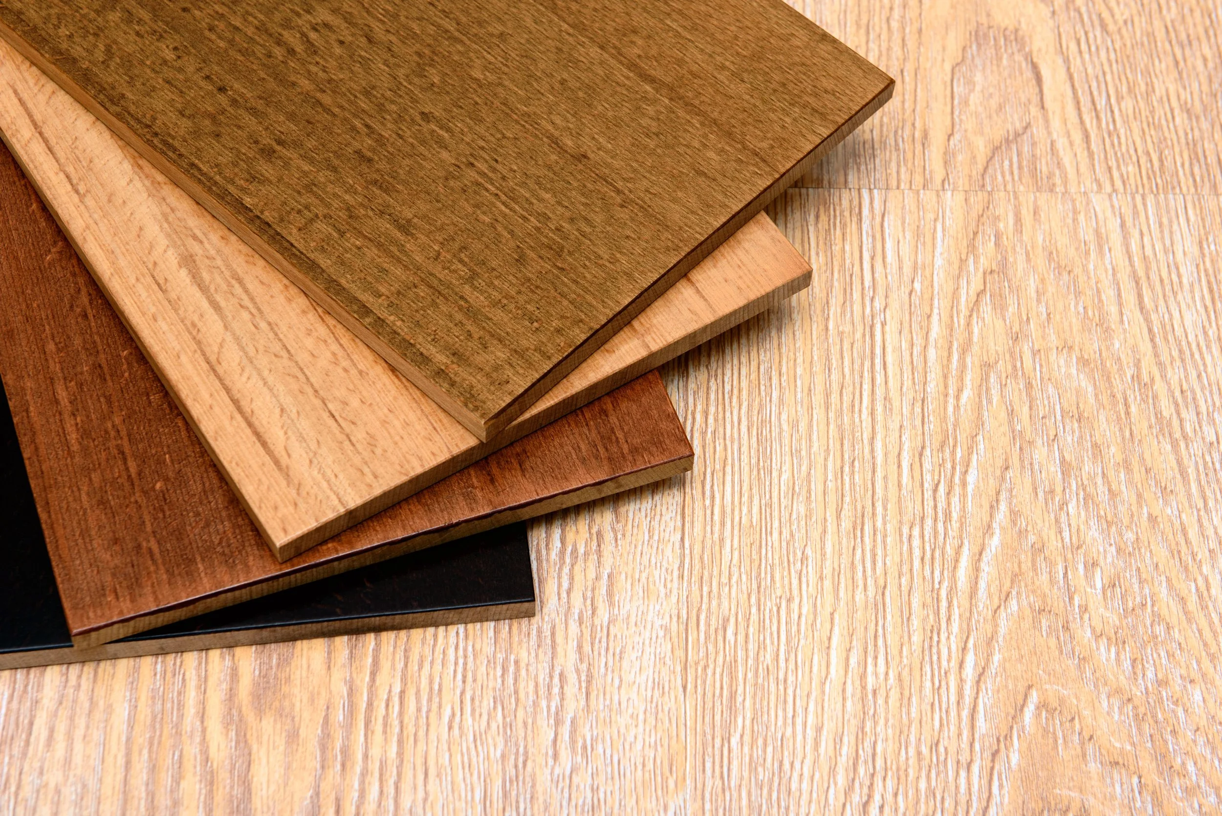 Plancher laminé et stratifié