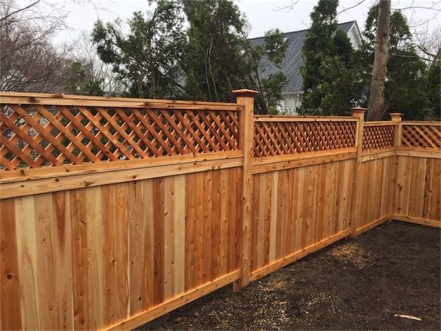 clôture résidentielle en bois