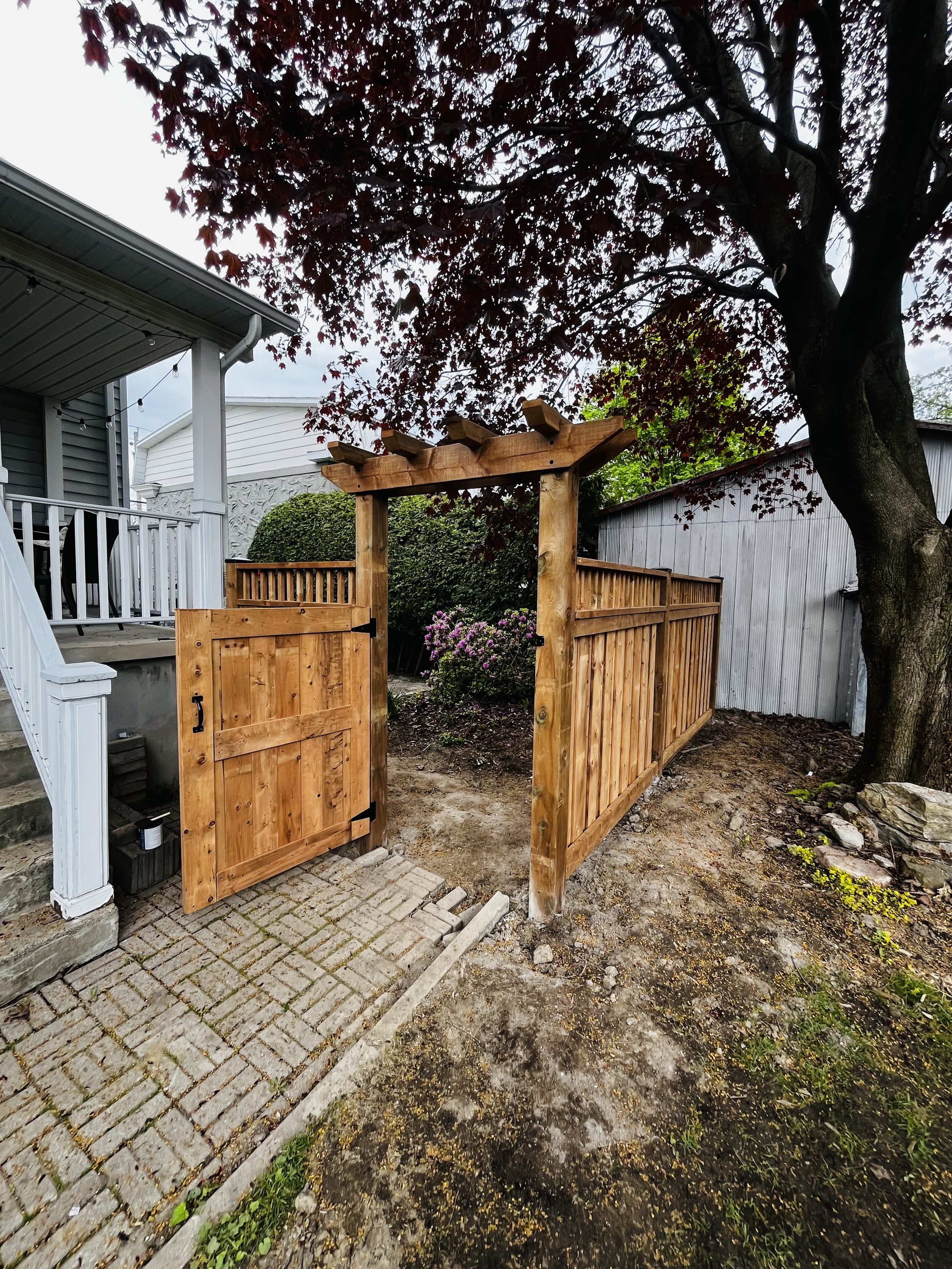 Portes de clôture résidentielle en bois