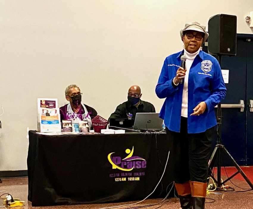 Dr. Boone-Thornton greeting the crowd at the Feed 5000 event at New Beech Grove Baptist Church January 2022