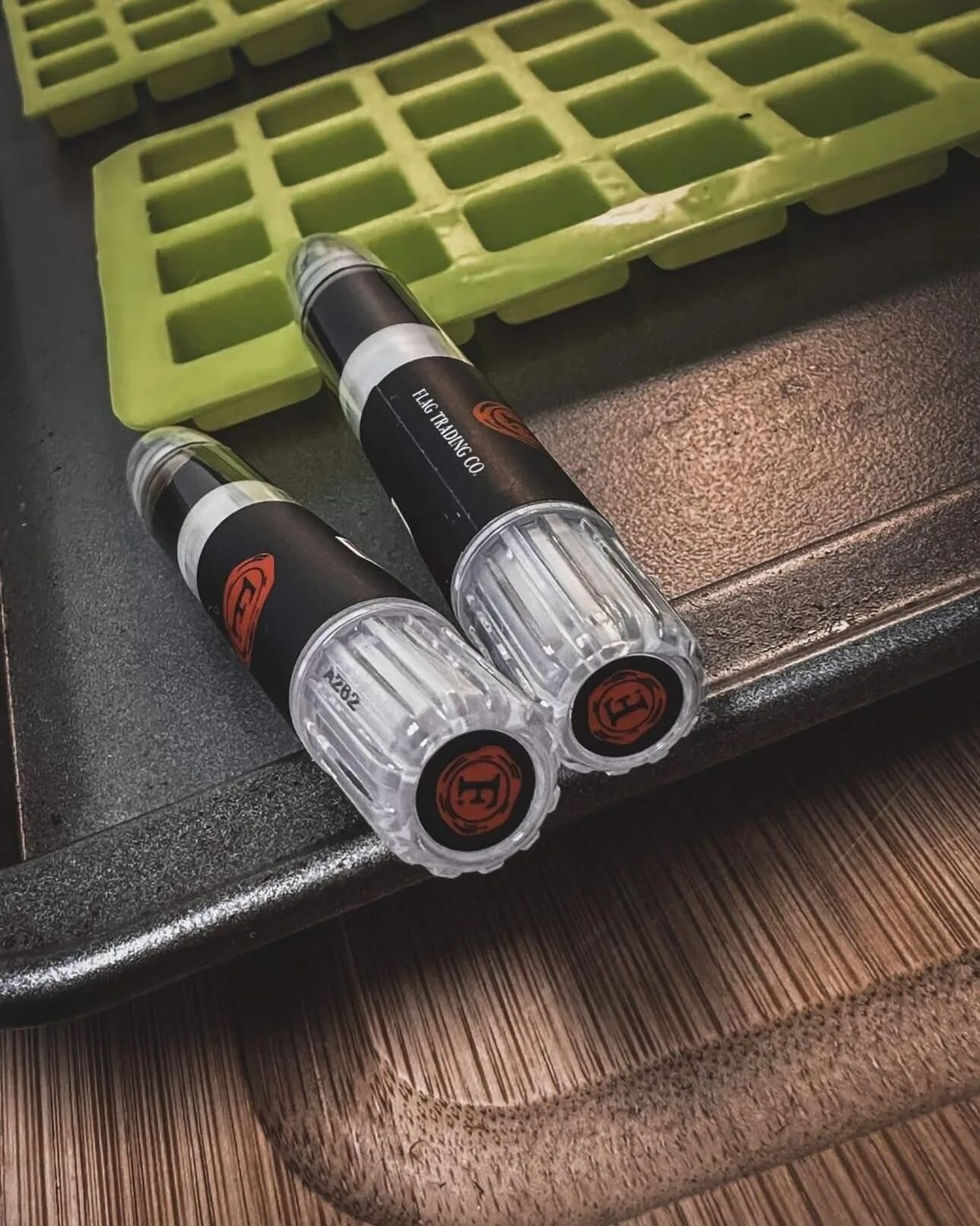 Starting 2023 off with a bang 💀 
Check out how to make some wicked DIY edibles with our Black Oil. 

See the full reel in our stories or on @reeferbuddy_ 🤘