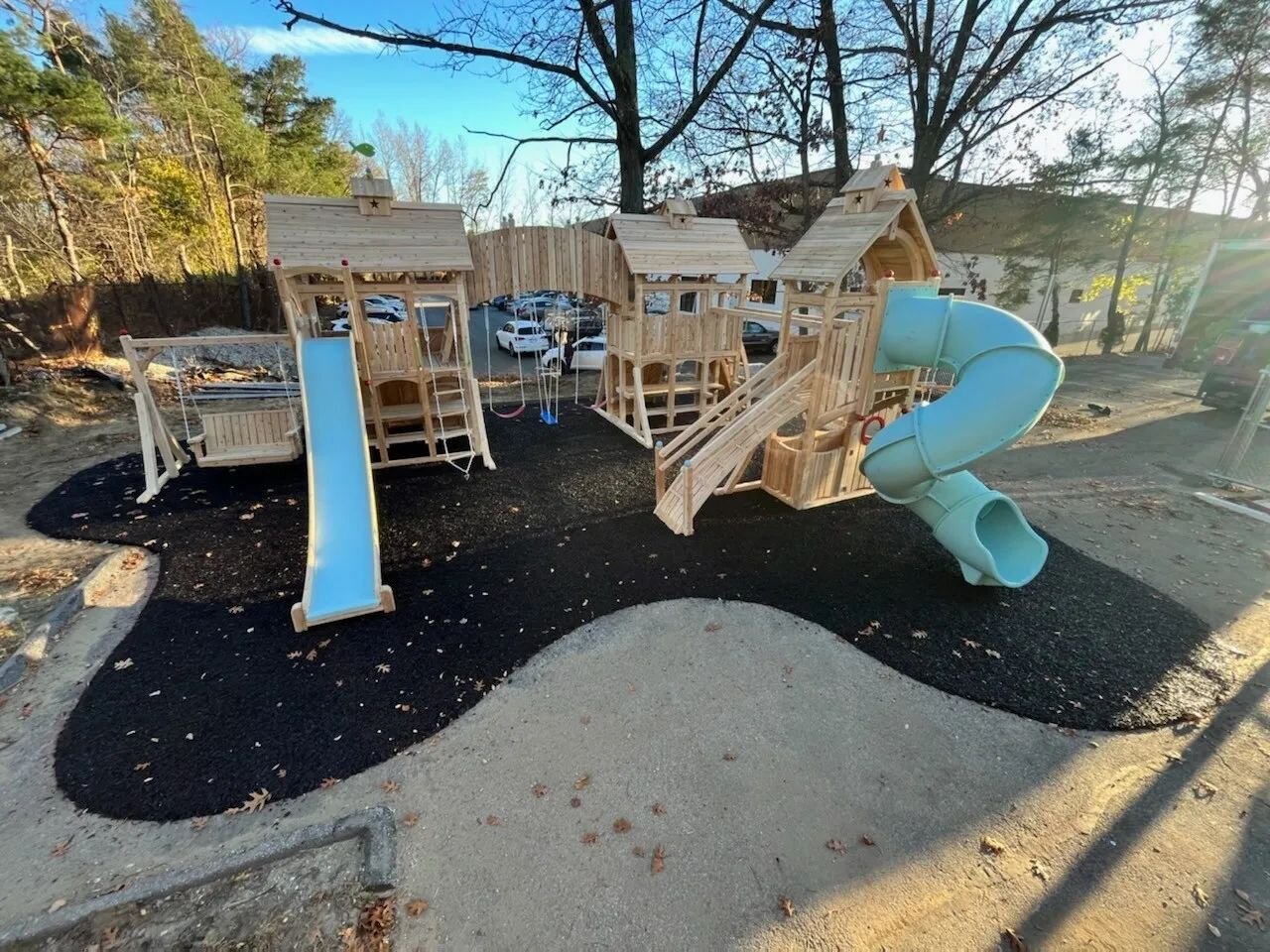 All we can say is wow. Now this is a Playscape Dream 😍

- Bonded Rubber Mulch - 

#playset #playsets #northernwhitecedar #cedarworks #cedarworksplayset #playsiteservices#fun #familyfun #surface #safetysurface #playscape#rubbermulch #bondedrubbermulc