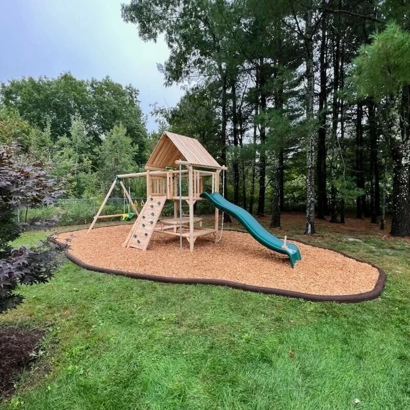 Another #playscapedream come true by our Playsite Services New England team!!

- Rubber Timber Border and Premium Cedar Wood Fiber surface -

#playset #playsets #woodchip #woodfiber #northernwhitecedar #cedarworks #cedarworksplayset #playsiteservice 
