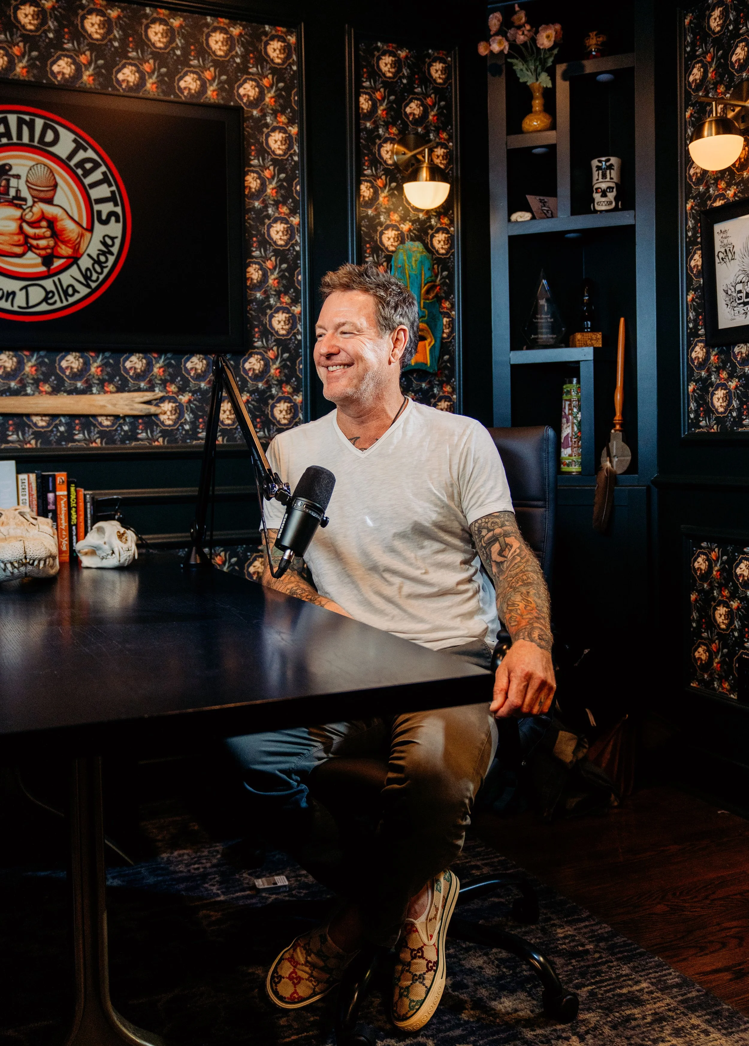 ChatsandTattsAaronDellaVedovainstudio.JPG