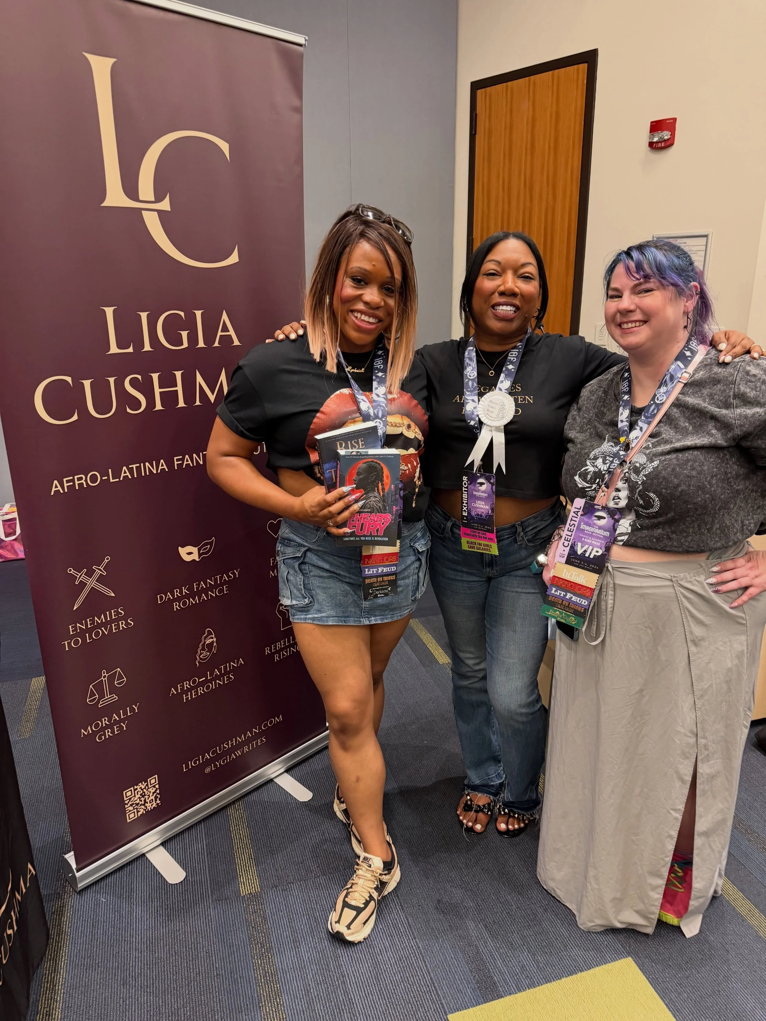In 2022 you will write a romantasy centered on Afro-Latinas with magic it&rsquo;s very important that you write that book.  @imaginariumbookfestival  #booktok #dystopianromance #authorlife