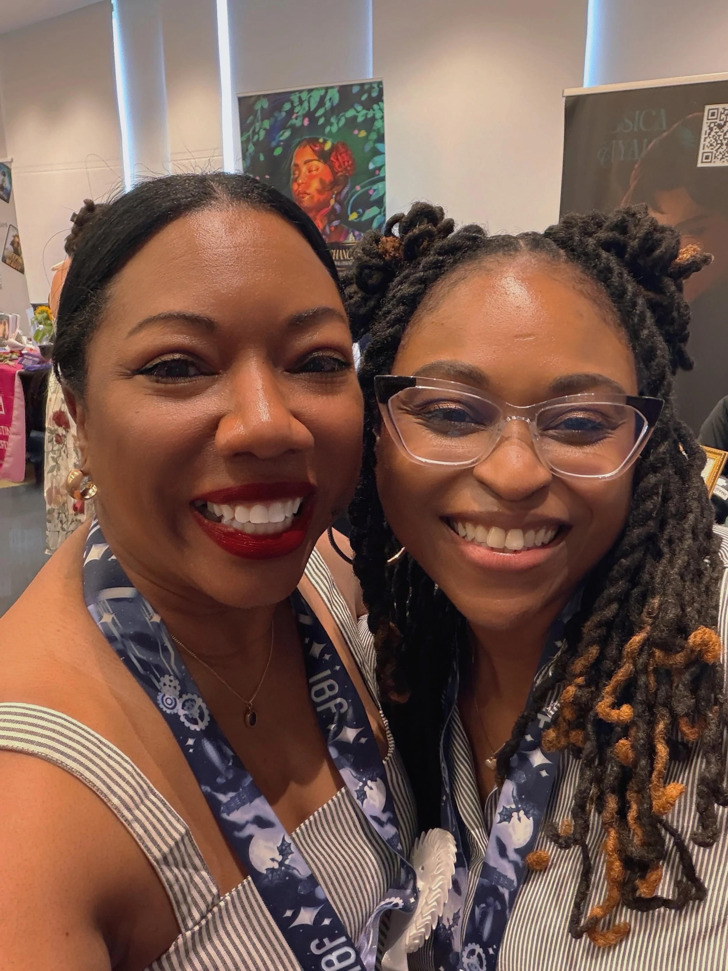 💗Let me have this moment! 💗💗💗Meeting @reallyshanora was everything and more! Thankful to @imaginariumbookfestival for always creating a space that brings readers and writers together! #author #authorlife