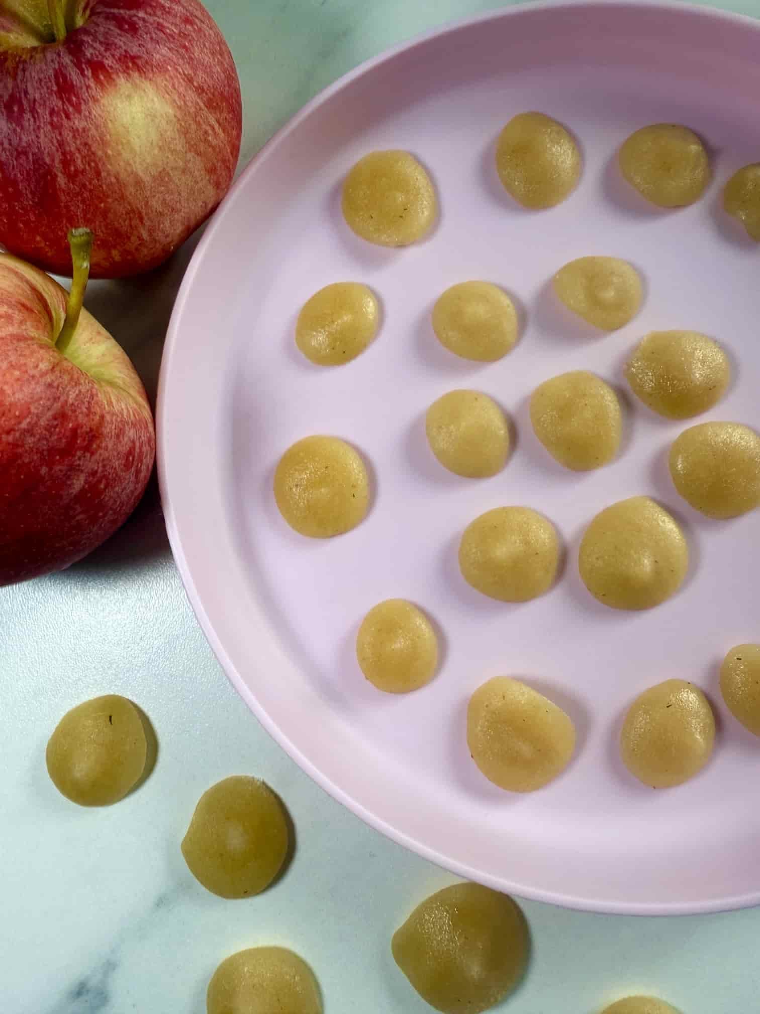 How To Make Easy Applesauce Freeze Bites For BLW