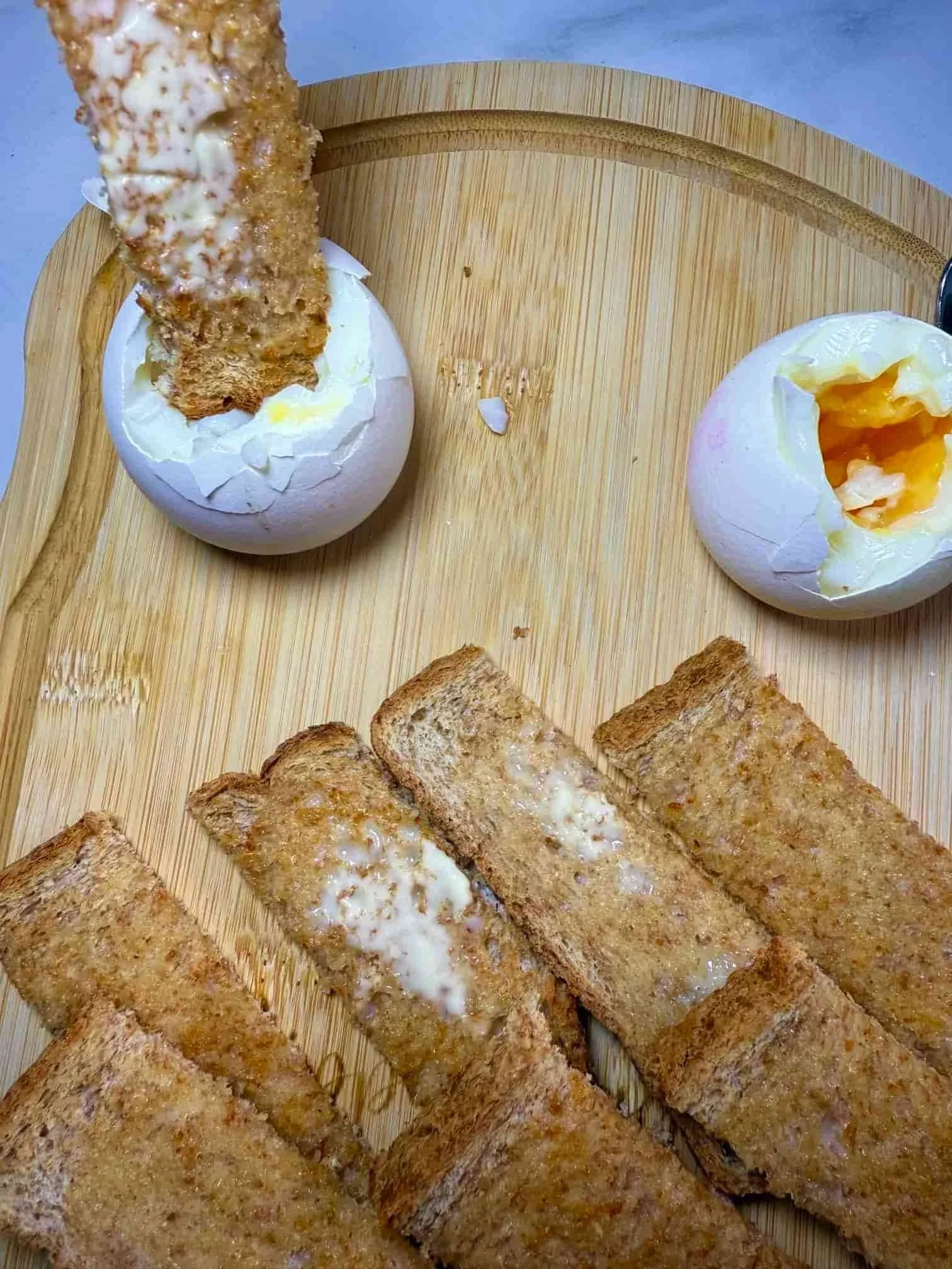 How To Make Dippy Eggs and Soldiers With Toast